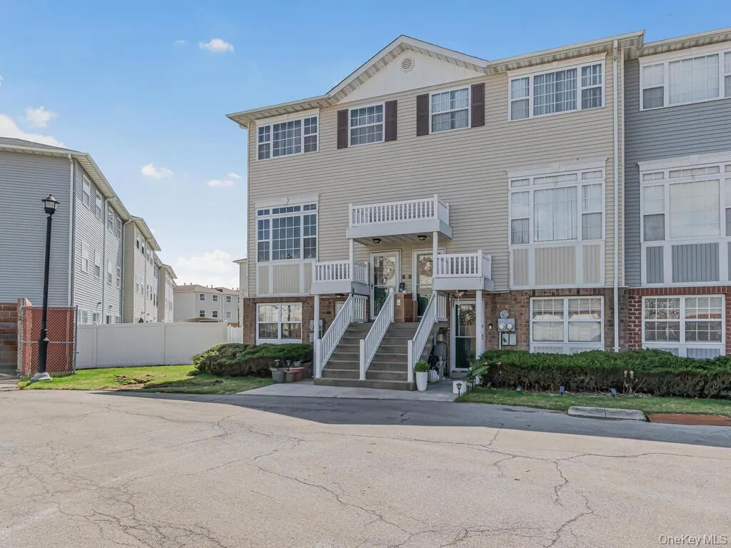 85 Admiral Court, New York, NY, 3 Bedrooms Bedrooms, 8 Rooms Rooms,2 BathroomsBathrooms,Residential,For Rent,Admiral,0,982819 85 Admiral Court, New York, NY, 3 Bedrooms Bedrooms, 8 Rooms Rooms,2 BathroomsBathrooms,Residential,For Rent,Admiral,0,982819
