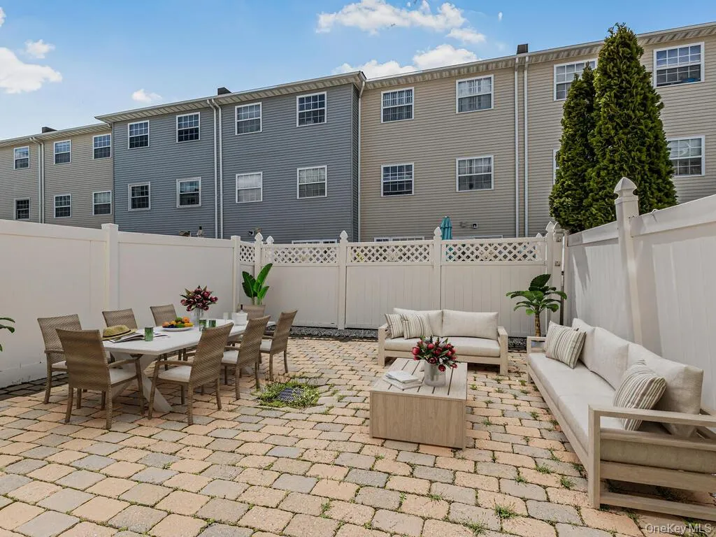85 Admiral Court, New York, NY, 3 Bedrooms Bedrooms, 8 Rooms Rooms,2 BathroomsBathrooms,Residential,For Rent,Admiral,0,982819 85 Admiral Court, New York, NY, 3 Bedrooms Bedrooms, 8 Rooms Rooms,2 BathroomsBathrooms,Residential,For Rent,Admiral,0,982819