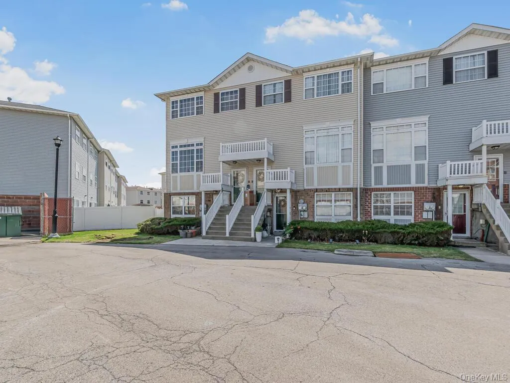 85 Admiral Court, New York, NY, 3 Bedrooms Bedrooms, 8 Rooms Rooms,2 BathroomsBathrooms,Residential,For Rent,Admiral,0,982819 85 Admiral Court, New York, NY, 3 Bedrooms Bedrooms, 8 Rooms Rooms,2 BathroomsBathrooms,Residential,For Rent,Admiral,0,982819