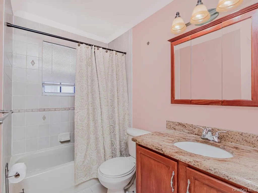 85 Admiral Court, New York, NY, 3 Bedrooms Bedrooms, 8 Rooms Rooms,2 BathroomsBathrooms,Residential,For Rent,Admiral,0,982819 85 Admiral Court, New York, NY, 3 Bedrooms Bedrooms, 8 Rooms Rooms,2 BathroomsBathrooms,Residential,For Rent,Admiral,0,982819