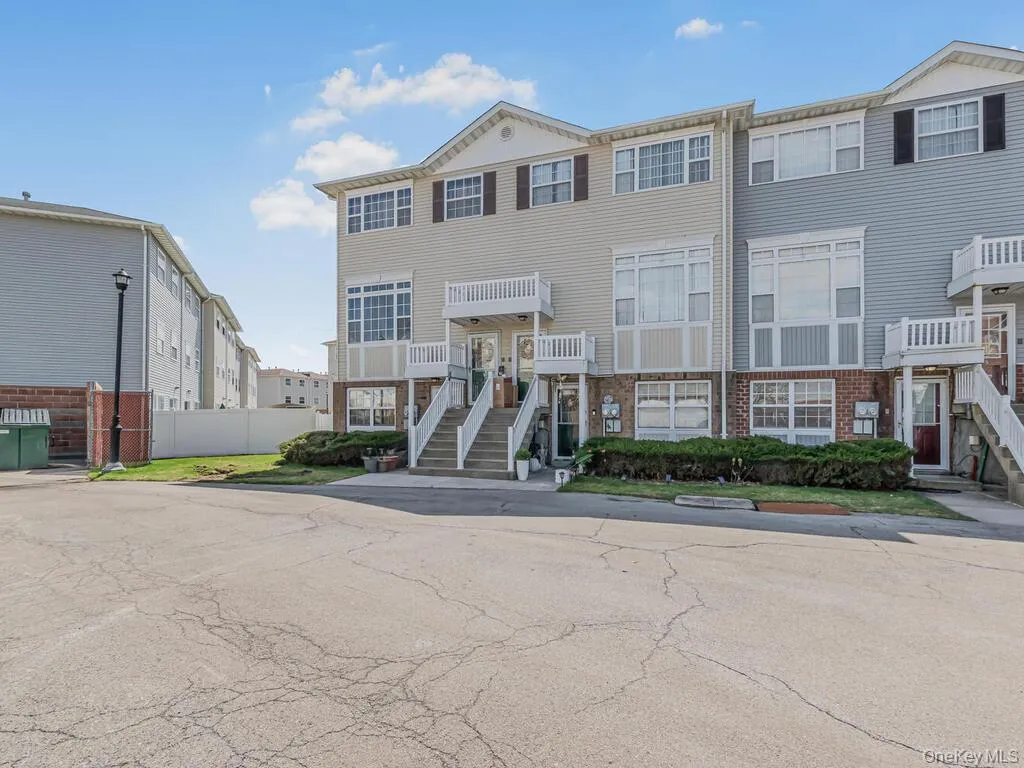 85 Admiral Court, New York, NY, 3 Bedrooms Bedrooms, 8 Rooms Rooms,2 BathroomsBathrooms,Residential,For Rent,Admiral,0,982819 85 Admiral Court, New York, NY, 3 Bedrooms Bedrooms, 8 Rooms Rooms,2 BathroomsBathrooms,Residential,For Rent,Admiral,0,982819
