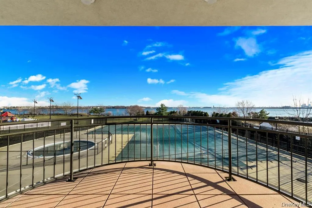 85 Admiral Court, New York, NY, 3 Bedrooms Bedrooms, 8 Rooms Rooms,2 BathroomsBathrooms,Residential,For Rent,Admiral,0,982819 85 Admiral Court, New York, NY, 3 Bedrooms Bedrooms, 8 Rooms Rooms,2 BathroomsBathrooms,Residential,For Rent,Admiral,0,982819