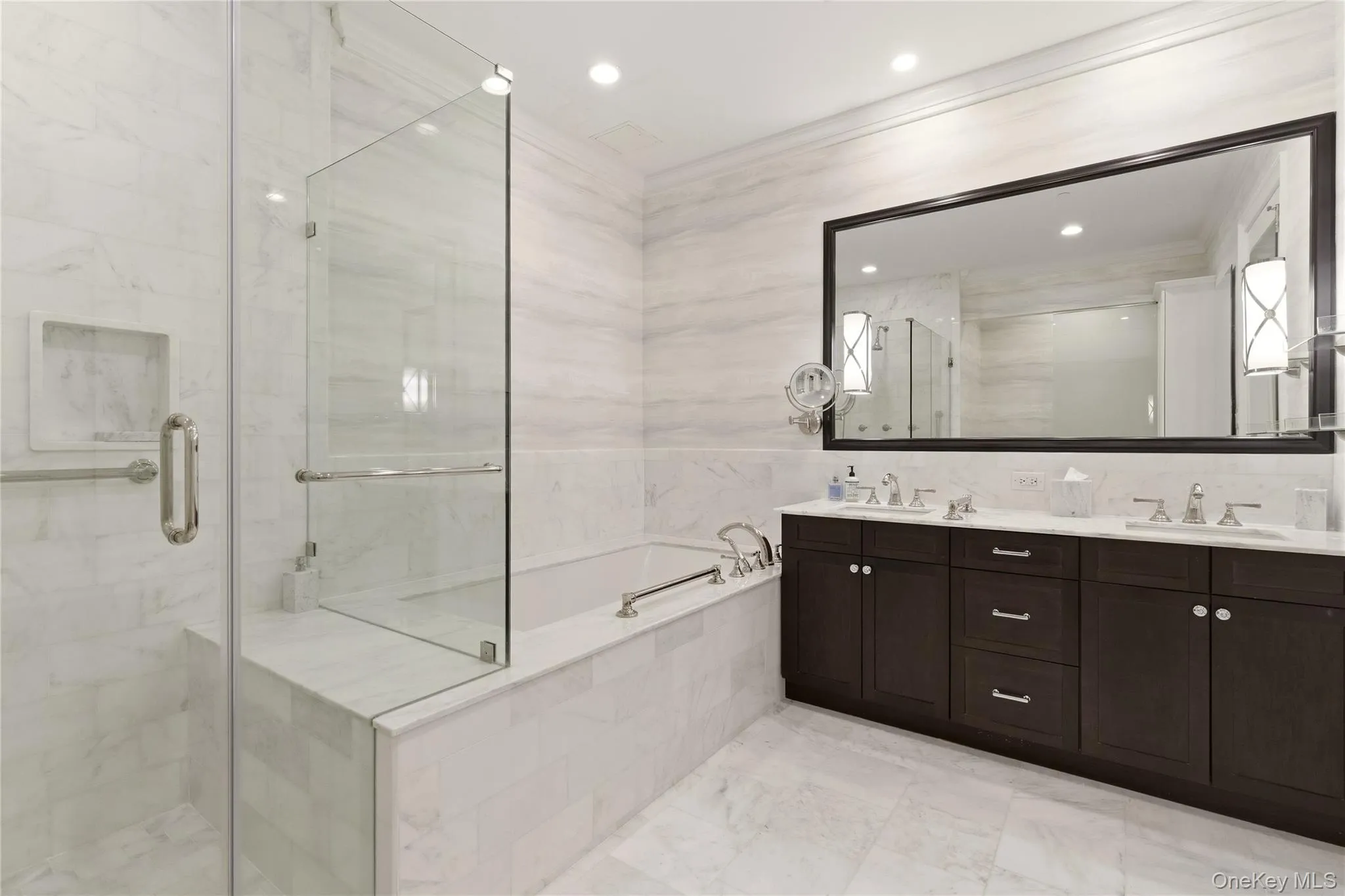 3000 Royal Court, North Hempstead, NY, 2 Bedrooms Bedrooms, 6 Rooms Rooms,2 BathroomsBathrooms,Residential,For Rent,Royal,0,982822 3000 Royal Court, North Hempstead, NY, 2 Bedrooms Bedrooms, 6 Rooms Rooms,2 BathroomsBathrooms,Residential,For Rent,Royal,0,982822