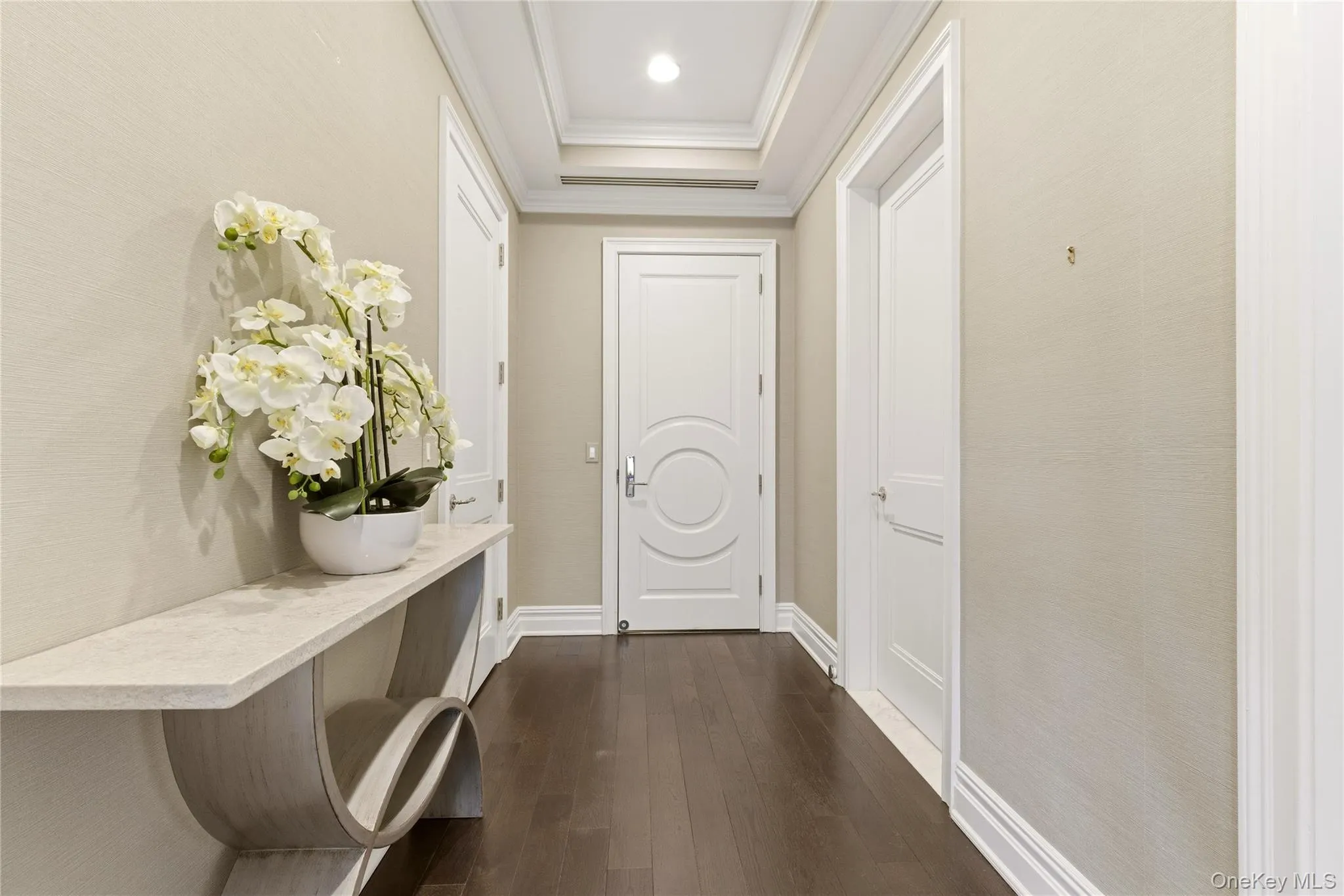 3000 Royal Court, North Hempstead, NY, 2 Bedrooms Bedrooms, 6 Rooms Rooms,2 BathroomsBathrooms,Residential,For Rent,Royal,0,982822 3000 Royal Court, North Hempstead, NY, 2 Bedrooms Bedrooms, 6 Rooms Rooms,2 BathroomsBathrooms,Residential,For Rent,Royal,0,982822