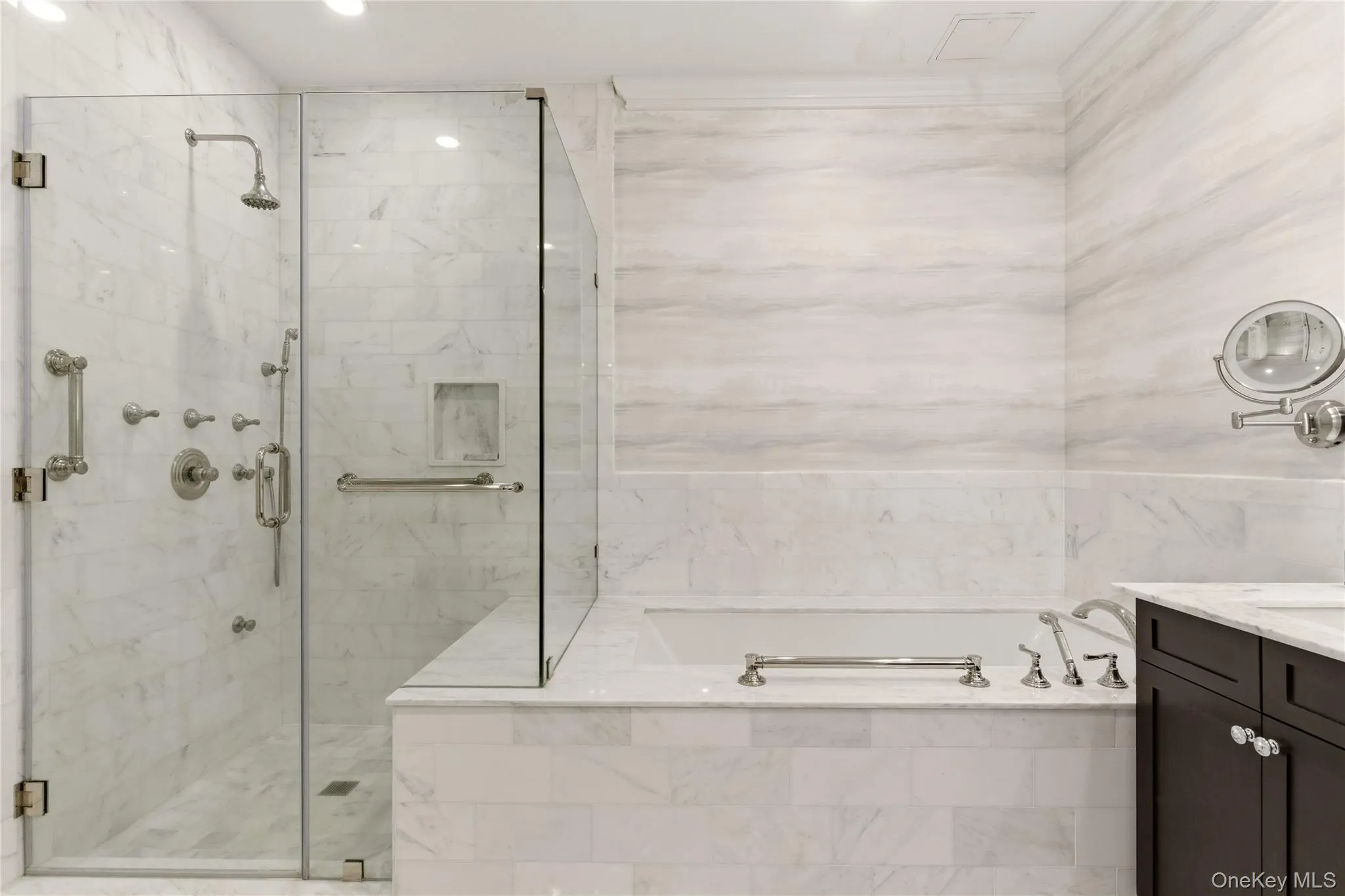 3000 Royal Court, North Hempstead, NY, 2 Bedrooms Bedrooms, 6 Rooms Rooms,2 BathroomsBathrooms,Residential,For Rent,Royal,0,982822 3000 Royal Court, North Hempstead, NY, 2 Bedrooms Bedrooms, 6 Rooms Rooms,2 BathroomsBathrooms,Residential,For Rent,Royal,0,982822