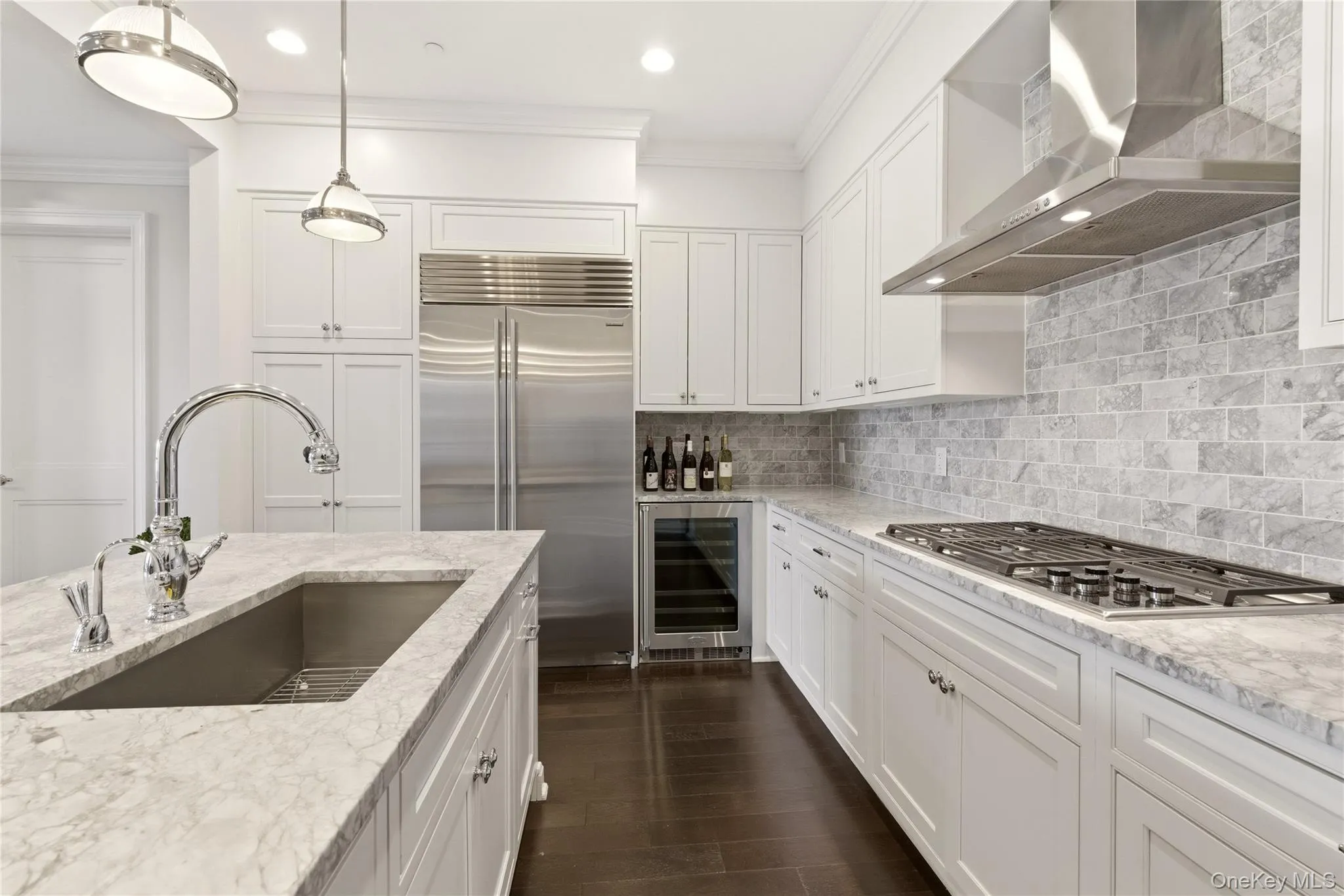 3000 Royal Court, North Hempstead, NY, 2 Bedrooms Bedrooms, 6 Rooms Rooms,2 BathroomsBathrooms,Residential,For Rent,Royal,0,982822 3000 Royal Court, North Hempstead, NY, 2 Bedrooms Bedrooms, 6 Rooms Rooms,2 BathroomsBathrooms,Residential,For Rent,Royal,0,982822
