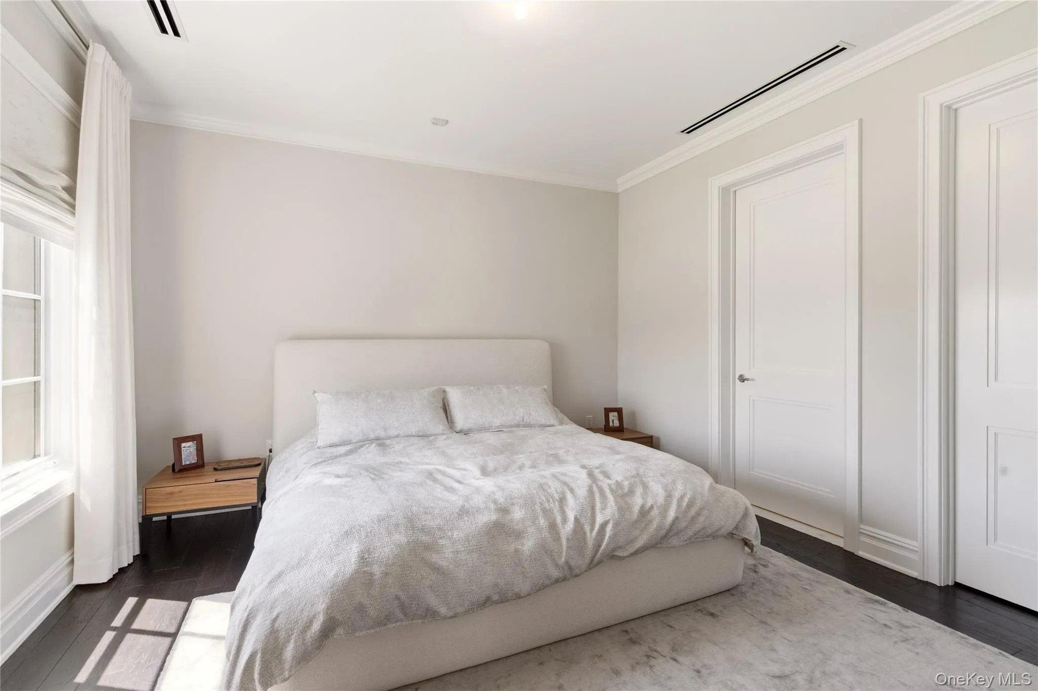 5000 Royal Court, North Hempstead, NY, 2 Bedrooms Bedrooms, 6 Rooms Rooms,2 BathroomsBathrooms,Residential,For Rent,Royal,0,982832 5000 Royal Court, North Hempstead, NY, 2 Bedrooms Bedrooms, 6 Rooms Rooms,2 BathroomsBathrooms,Residential,For Rent,Royal,0,982832