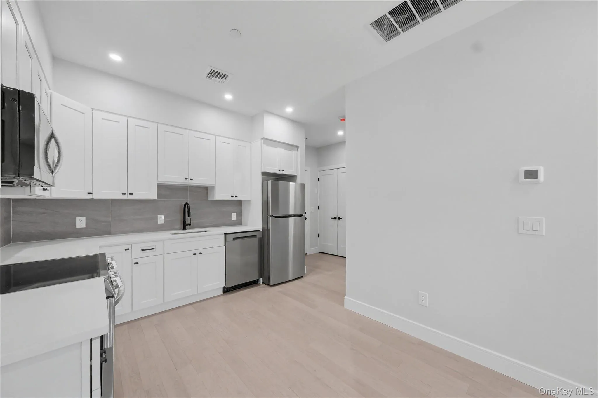 10 Market Street, Wappinger, NY, 1 Bedroom Bedrooms, 4 Rooms Rooms,1 BathroomBathrooms,Residential Lease,For Rent,Market,0,982846 10 Market Street, Wappinger, NY, 1 Bedroom Bedrooms, 4 Rooms Rooms,1 BathroomBathrooms,Residential Lease,For Rent,Market,0,982846