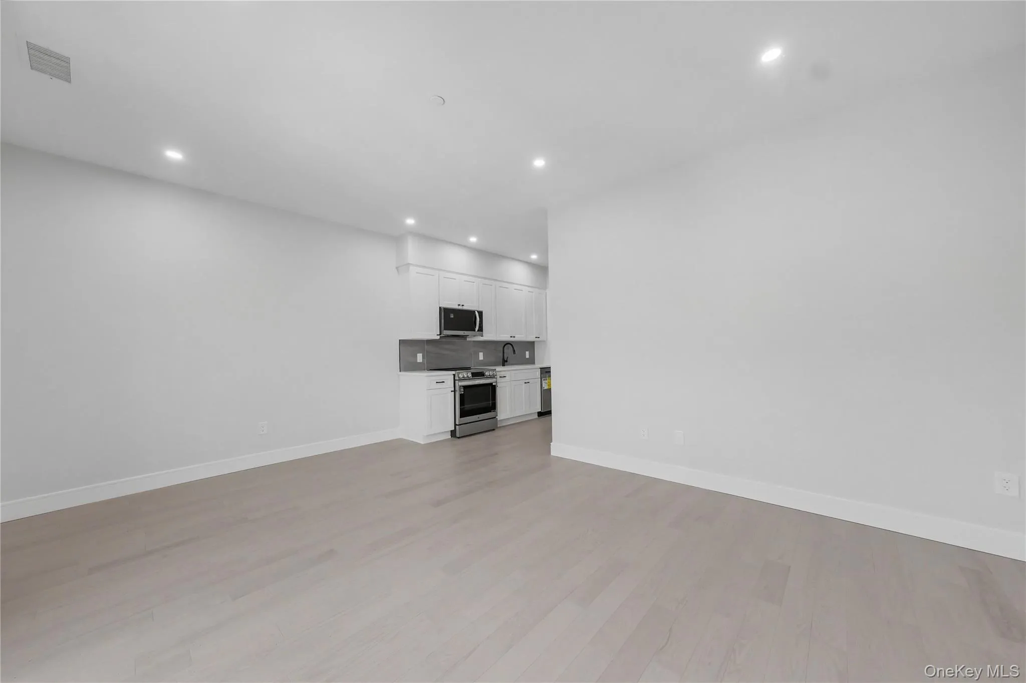 10 Market, Wappinger, NY, 1 Bedroom Bedrooms, 4 Rooms Rooms,1 BathroomBathrooms,Residential Lease,For Rent,Market,0,982860 10 Market, Wappinger, NY, 1 Bedroom Bedrooms, 4 Rooms Rooms,1 BathroomBathrooms,Residential Lease,For Rent,Market,0,982860