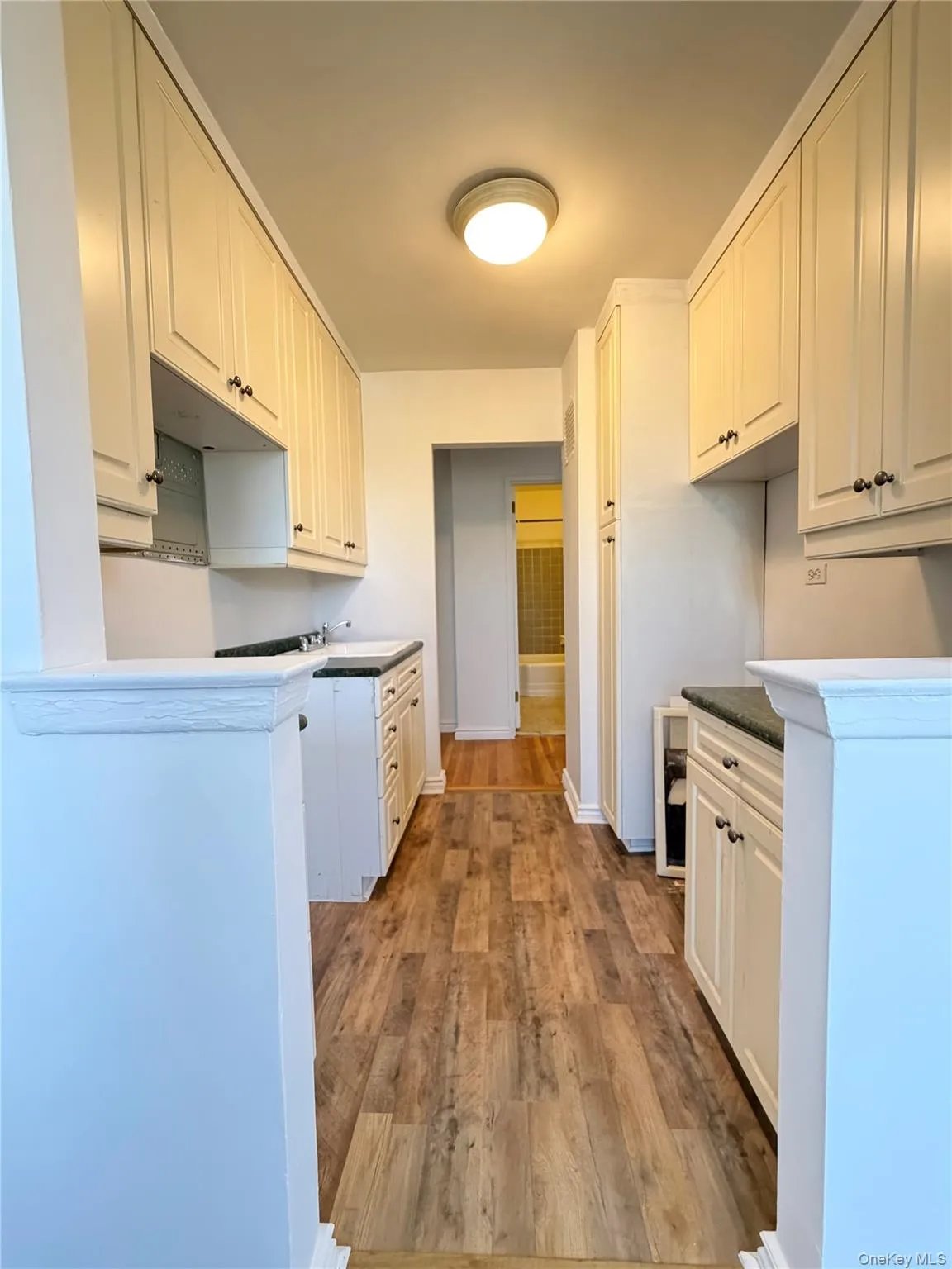 5715 Mosholu Avenue, New York, NY, 1 Bedroom Bedrooms, 4 Rooms Rooms,1 BathroomBathrooms,Residential Sale,For Rent,Mosholu,0,982866 5715 Mosholu Avenue, New York, NY, 1 Bedroom Bedrooms, 4 Rooms Rooms,1 BathroomBathrooms,Residential Sale,For Rent,Mosholu,0,982866