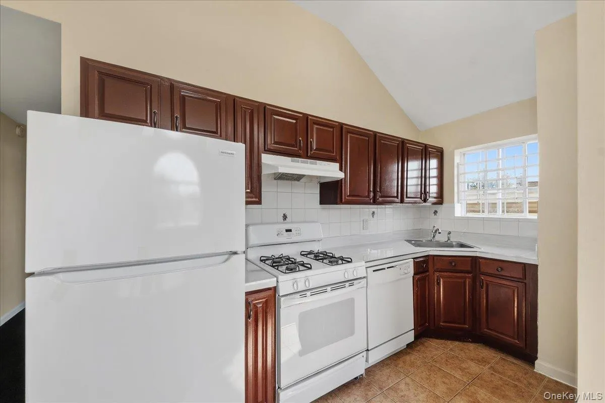 2948 Wickham Avenue, New York, NY, 3 Bedrooms Bedrooms, 5 Rooms Rooms,2 BathroomsBathrooms,Residential Lease,For Rent,Wickham,0,982871 2948 Wickham Avenue, New York, NY, 3 Bedrooms Bedrooms, 5 Rooms Rooms,2 BathroomsBathrooms,Residential Lease,For Rent,Wickham,0,982871