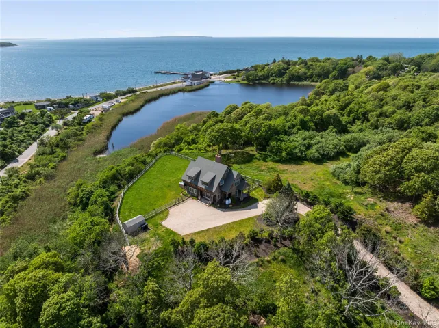 15 Edgemere Street, East Hampton, New York 11954