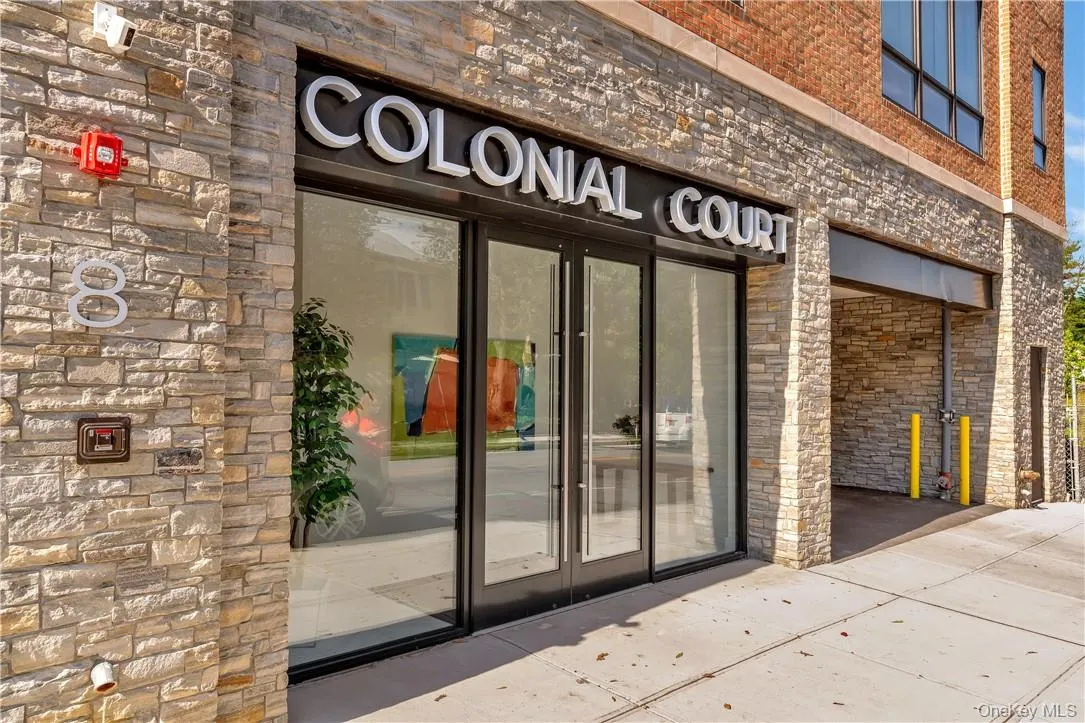 Welcome to Colonial Court Welcome to Colonial Court