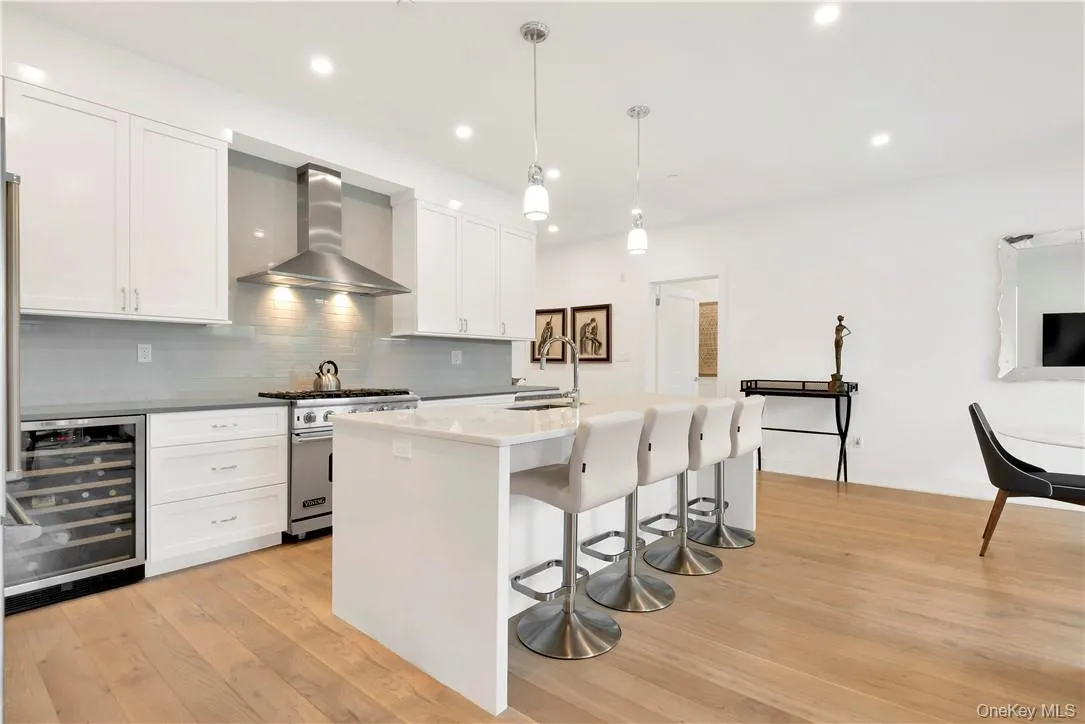 8 Boulevard, Pelham, NY, 3 Bedrooms Bedrooms, 6 Rooms Rooms,3 BathroomsBathrooms,Residential Lease,For Rent,Boulevard,0,982911 8 Boulevard, Pelham, NY, 3 Bedrooms Bedrooms, 6 Rooms Rooms,3 BathroomsBathrooms,Residential Lease,For Rent,Boulevard,0,982911