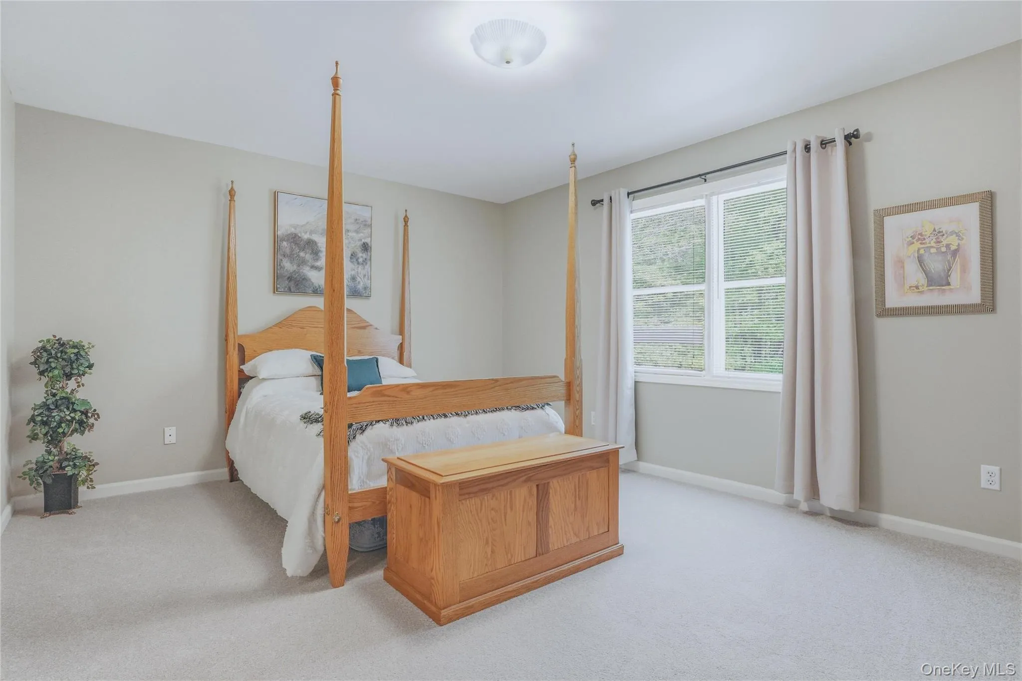 Bedroom #4 - With large walk-in closet. Second floor overlooking the back of the house. Bedroom #4 - With large walk-in closet. Second floor overlooking the back of the house.