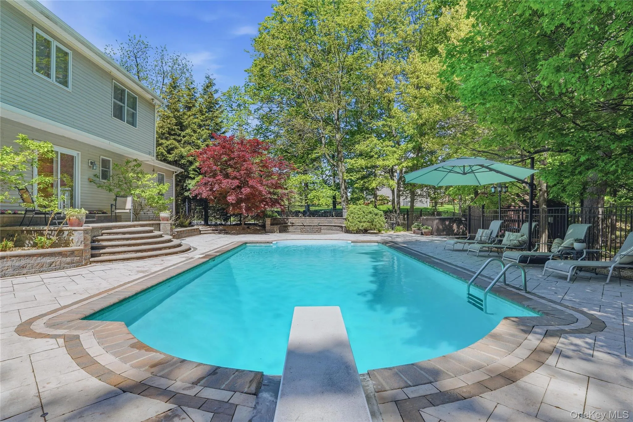 With diving board and 8.5" depth. With diving board and 8.5" depth.