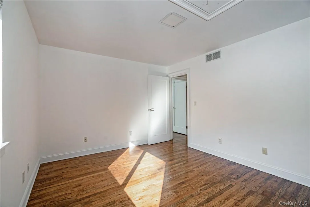 2nd Bedroom 2nd Bedroom