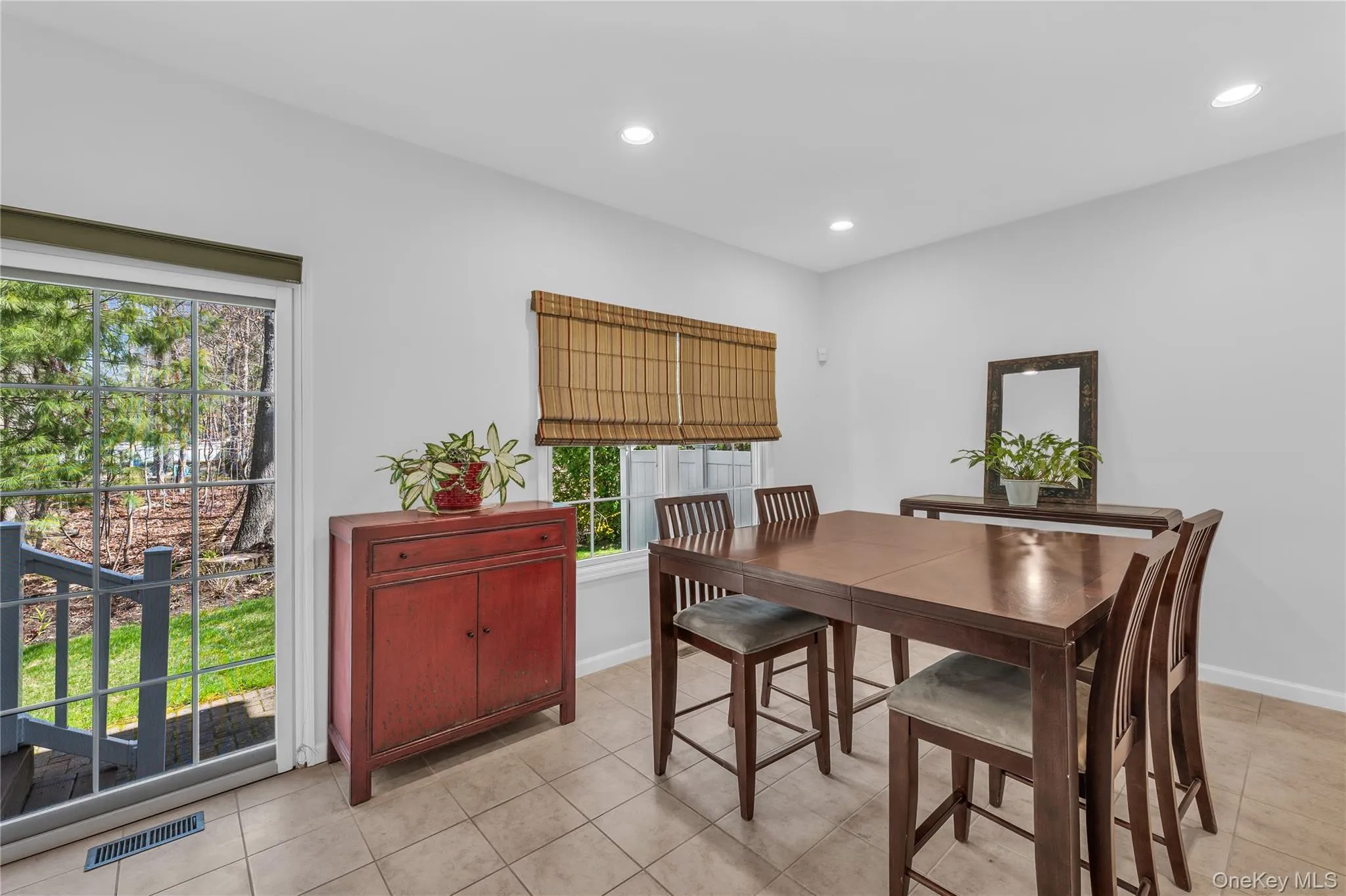 40 Eagle Circle, Islip, NY, 2 Bedrooms Bedrooms, 7 Rooms Rooms,2 BathroomsBathrooms,Residential,For Rent,Eagle,0,KEY982931 40 Eagle Circle, Islip, NY, 2 Bedrooms Bedrooms, 7 Rooms Rooms,2 BathroomsBathrooms,Residential,For Rent,Eagle,0,KEY982931