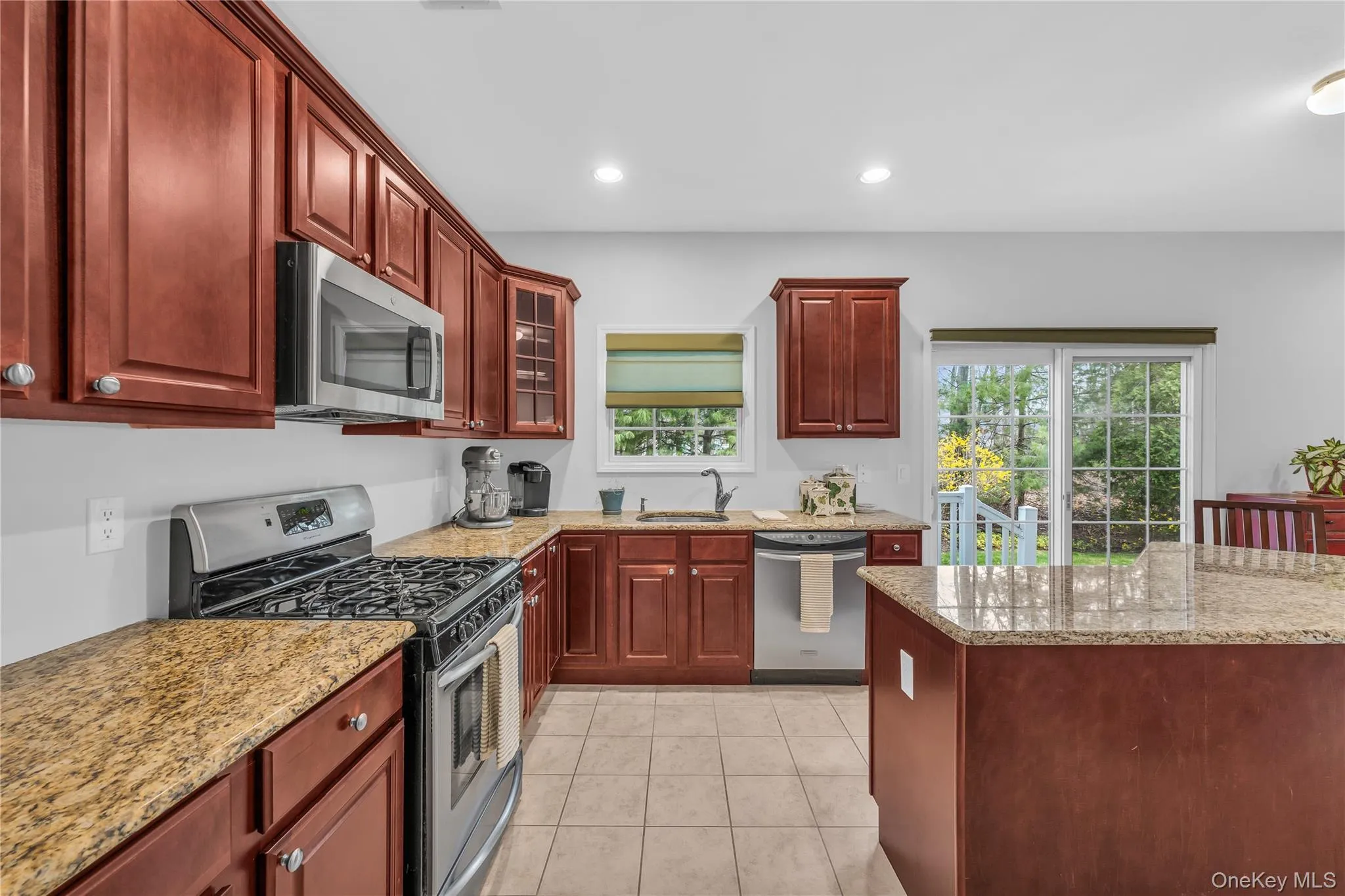 40 Eagle Circle, Islip, NY, 2 Bedrooms Bedrooms, 7 Rooms Rooms,2 BathroomsBathrooms,Residential,For Rent,Eagle,0,KEY982931 40 Eagle Circle, Islip, NY, 2 Bedrooms Bedrooms, 7 Rooms Rooms,2 BathroomsBathrooms,Residential,For Rent,Eagle,0,KEY982931