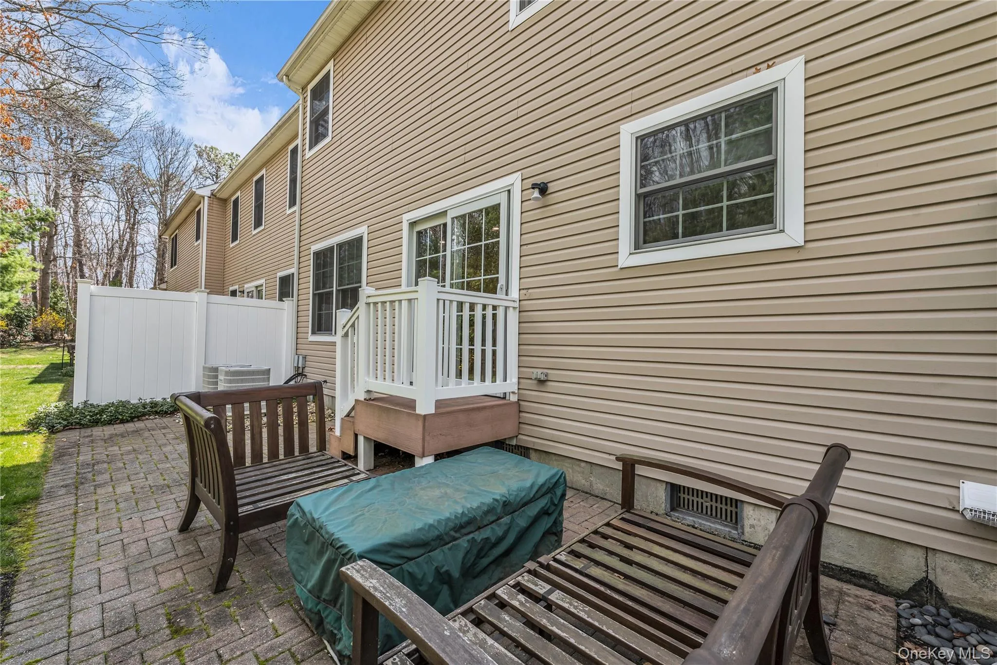 40 Eagle Circle, Islip, NY, 2 Bedrooms Bedrooms, 7 Rooms Rooms,2 BathroomsBathrooms,Residential,For Rent,Eagle,0,KEY982931 40 Eagle Circle, Islip, NY, 2 Bedrooms Bedrooms, 7 Rooms Rooms,2 BathroomsBathrooms,Residential,For Rent,Eagle,0,KEY982931