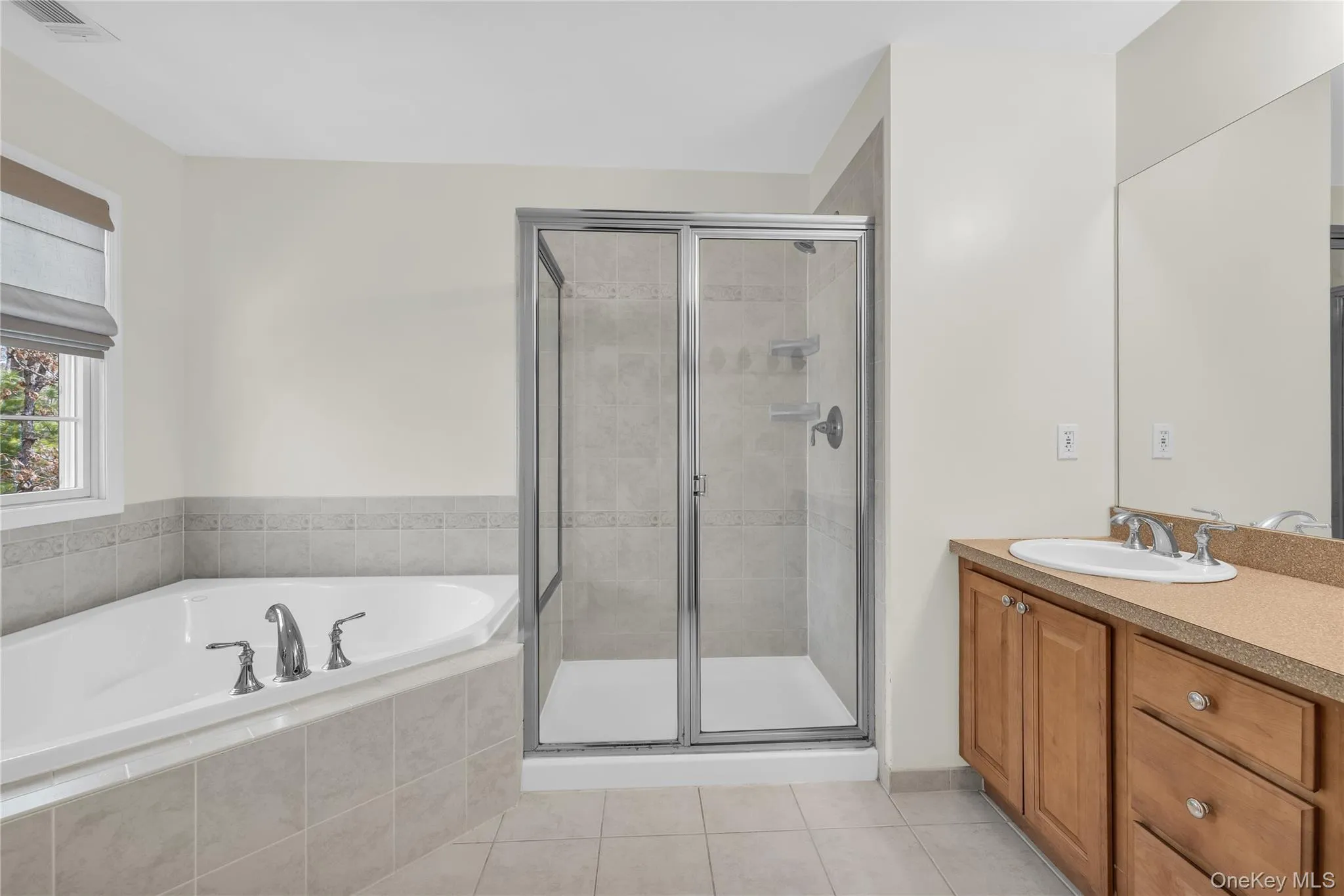 40 Eagle Circle, Islip, NY, 2 Bedrooms Bedrooms, 7 Rooms Rooms,2 BathroomsBathrooms,Residential,For Rent,Eagle,0,KEY982931 40 Eagle Circle, Islip, NY, 2 Bedrooms Bedrooms, 7 Rooms Rooms,2 BathroomsBathrooms,Residential,For Rent,Eagle,0,KEY982931