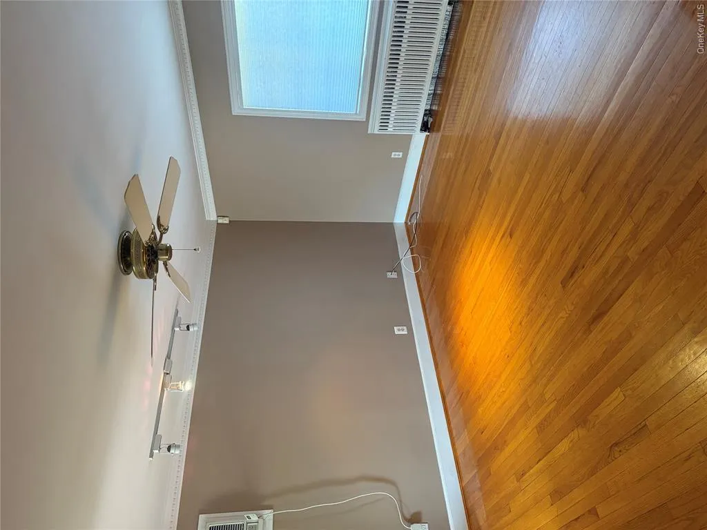 35 Midwood Avenue, Oyster Bay, NY, 2 Bedrooms Bedrooms, 4 Rooms Rooms,1 BathroomBathrooms,Residential Lease,For Rent,Midwood,0,982942 35 Midwood Avenue, Oyster Bay, NY, 2 Bedrooms Bedrooms, 4 Rooms Rooms,1 BathroomBathrooms,Residential Lease,For Rent,Midwood,0,982942