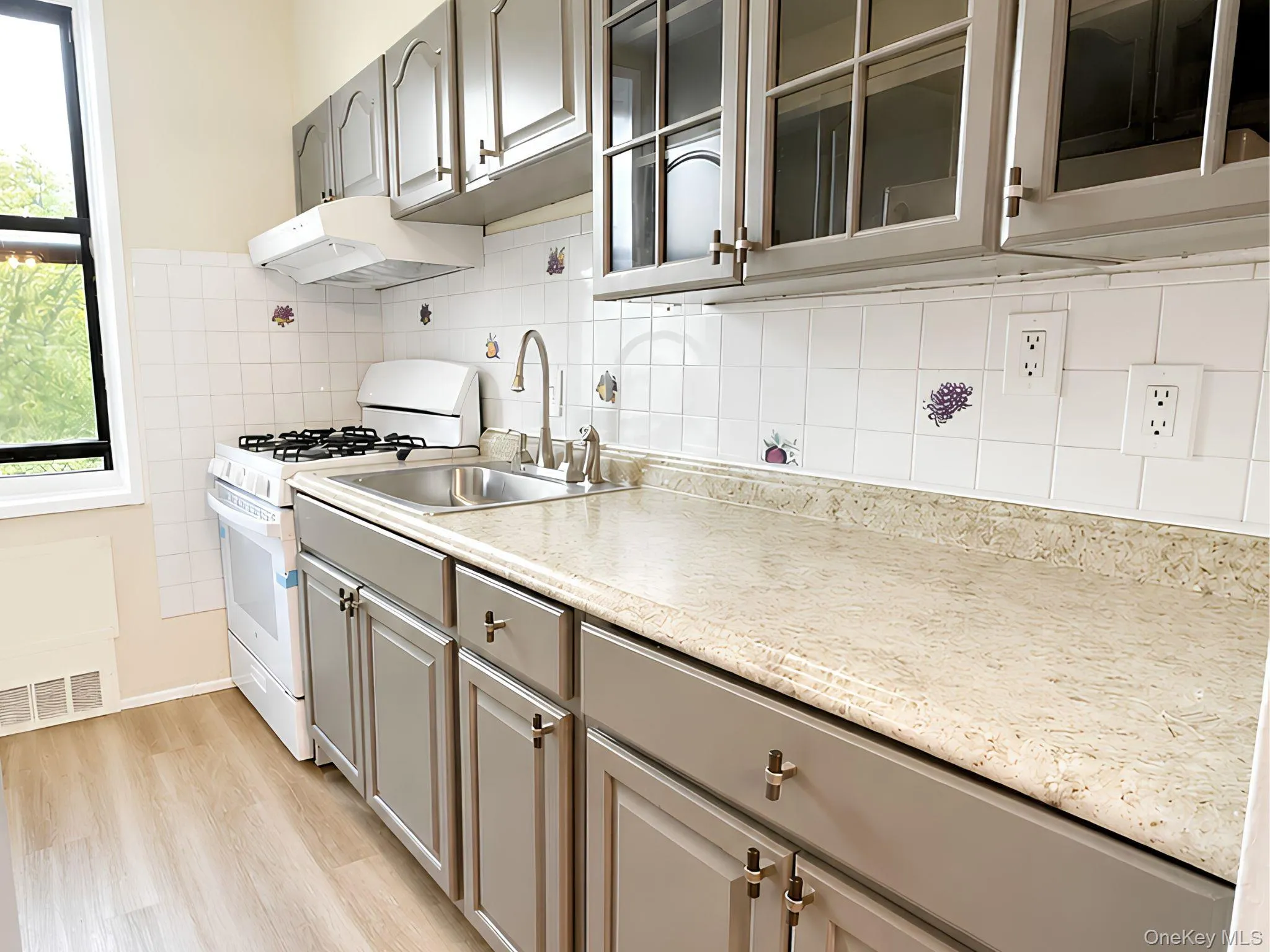 309 North Broadway, Yonkers, NY, 2 Bedrooms Bedrooms, 5 Rooms Rooms,2 BathroomsBathrooms,Residential,For Rent,North Broadway,0,983020 309 North Broadway, Yonkers, NY, 2 Bedrooms Bedrooms, 5 Rooms Rooms,2 BathroomsBathrooms,Residential,For Rent,North Broadway,0,983020