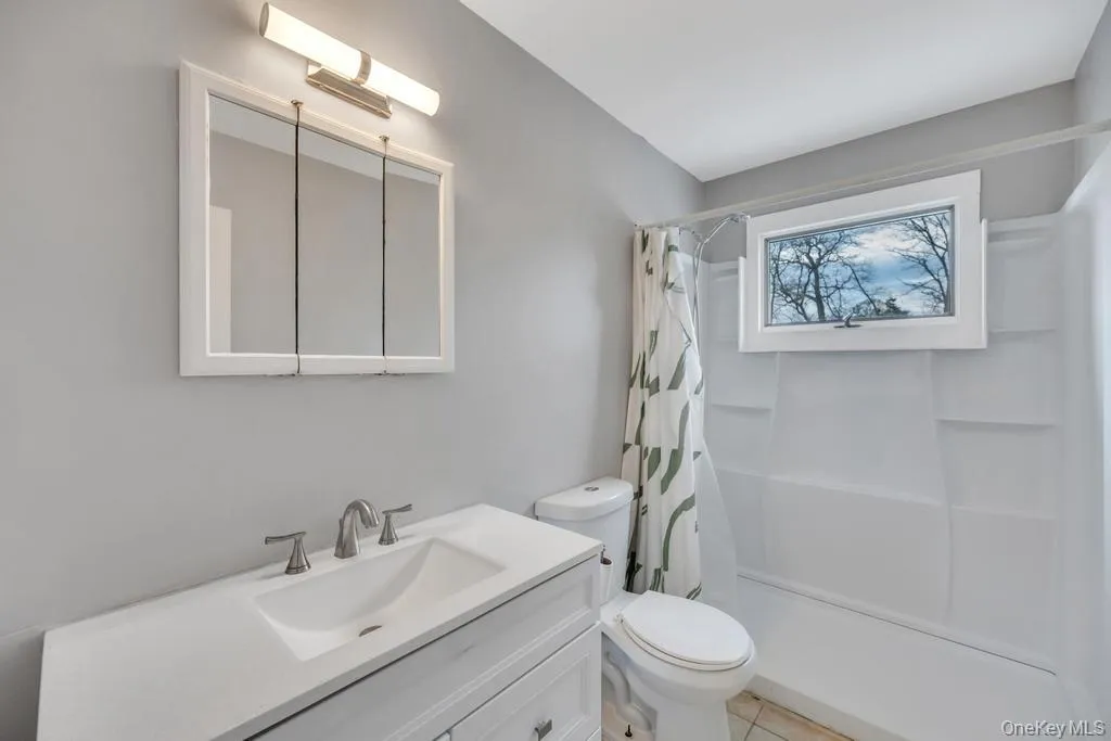 10 Winnetica Lane, Islip, NY, 8 Bedrooms Bedrooms, 10 Rooms Rooms,4 BathroomsBathrooms,Residential,For Rent,Winnetica,0,983024 10 Winnetica Lane, Islip, NY, 8 Bedrooms Bedrooms, 10 Rooms Rooms,4 BathroomsBathrooms,Residential,For Rent,Winnetica,0,983024