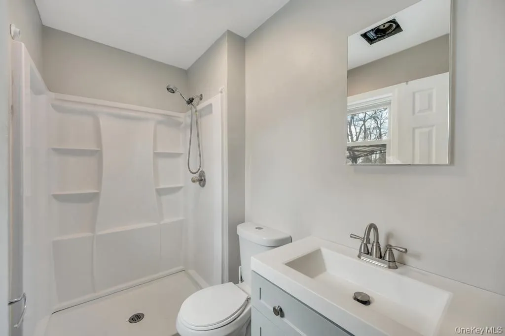 10 Winnetica Lane, Islip, NY, 8 Bedrooms Bedrooms, 10 Rooms Rooms,4 BathroomsBathrooms,Residential,For Rent,Winnetica,0,983024 10 Winnetica Lane, Islip, NY, 8 Bedrooms Bedrooms, 10 Rooms Rooms,4 BathroomsBathrooms,Residential,For Rent,Winnetica,0,983024