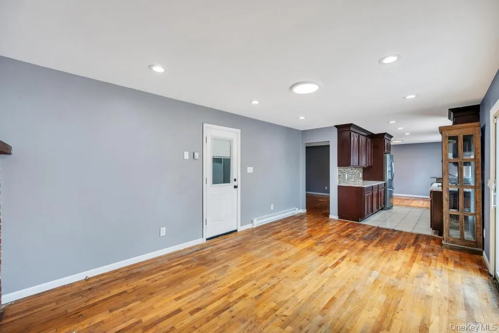 10 Winnetica Lane, Islip, NY, 8 Bedrooms Bedrooms, 10 Rooms Rooms,4 BathroomsBathrooms,Residential,For Rent,Winnetica,0,983024 10 Winnetica Lane, Islip, NY, 8 Bedrooms Bedrooms, 10 Rooms Rooms,4 BathroomsBathrooms,Residential,For Rent,Winnetica,0,983024