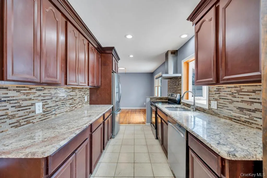 10 Winnetica Lane, Islip, NY, 8 Bedrooms Bedrooms, 10 Rooms Rooms,4 BathroomsBathrooms,Residential,For Rent,Winnetica,0,983024 10 Winnetica Lane, Islip, NY, 8 Bedrooms Bedrooms, 10 Rooms Rooms,4 BathroomsBathrooms,Residential,For Rent,Winnetica,0,983024
