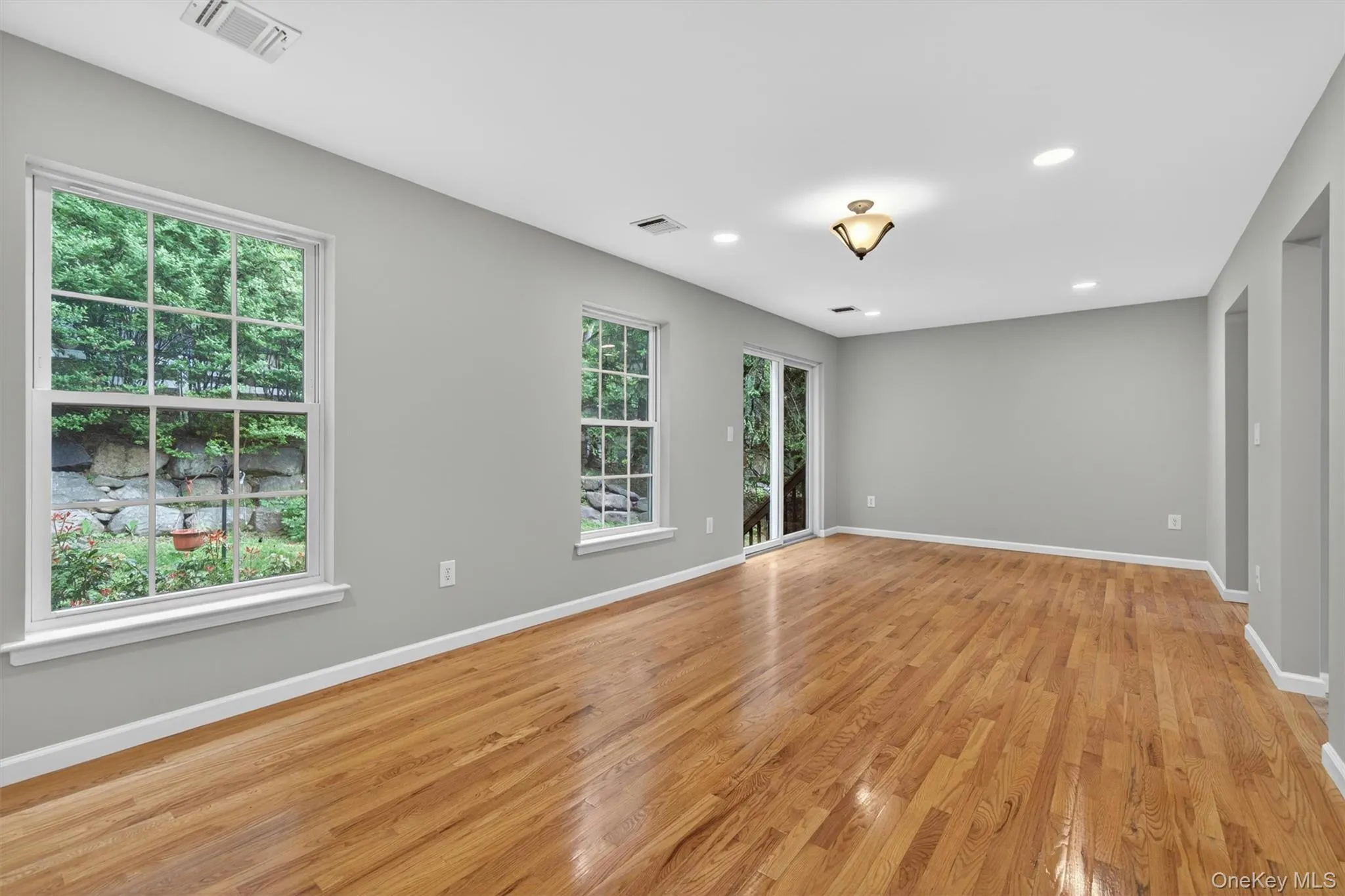 16 Railroad Avenue, Haverstraw, NY, 3 Bedrooms Bedrooms, 11 Rooms Rooms,3 BathroomsBathrooms,Residential Lease,For Rent,Railroad,0,983039 16 Railroad Avenue, Haverstraw, NY, 3 Bedrooms Bedrooms, 11 Rooms Rooms,3 BathroomsBathrooms,Residential Lease,For Rent,Railroad,0,983039