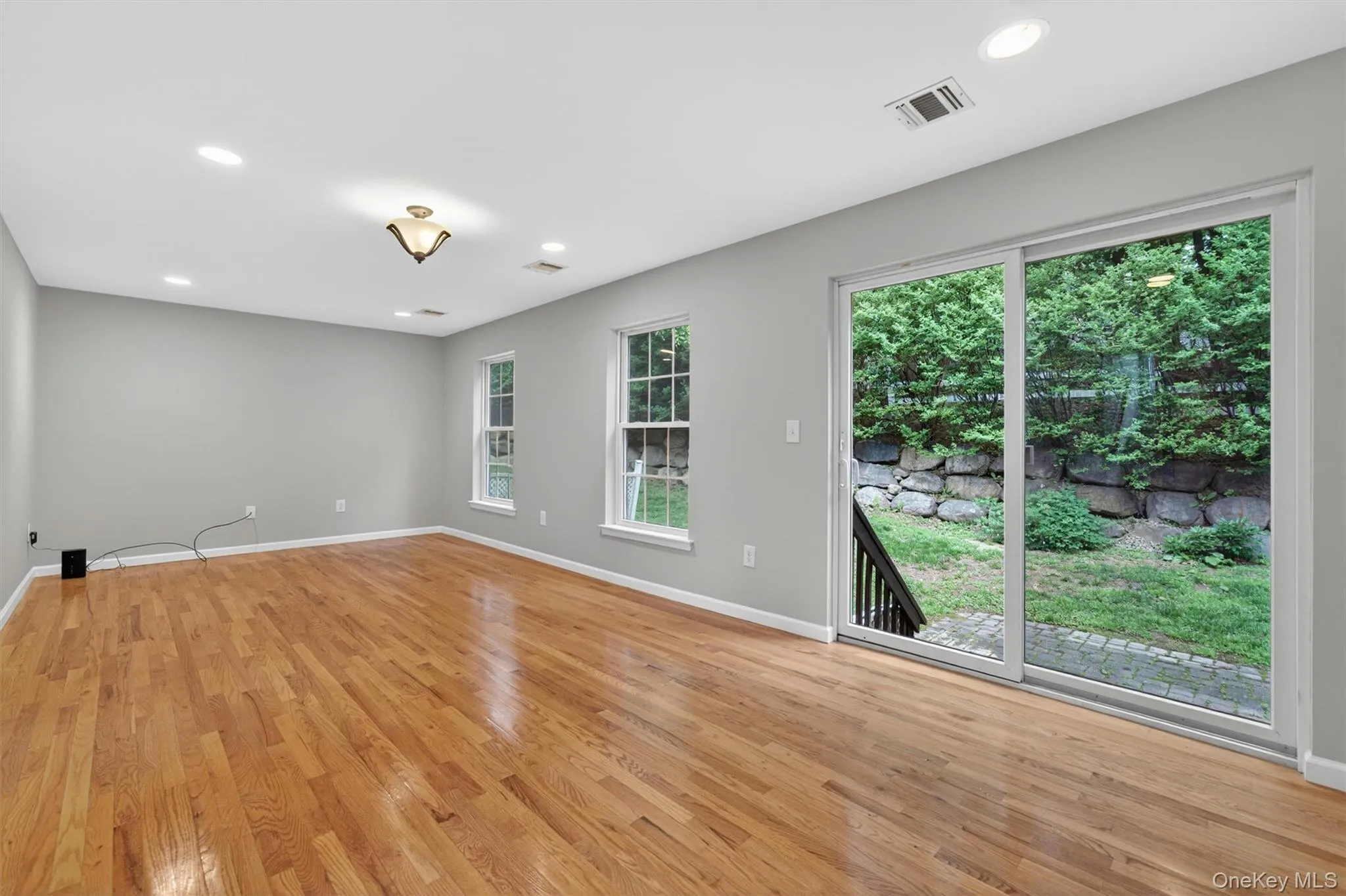 16 Railroad Avenue, Haverstraw, NY, 3 Bedrooms Bedrooms, 11 Rooms Rooms,3 BathroomsBathrooms,Residential Lease,For Rent,Railroad,0,983039 16 Railroad Avenue, Haverstraw, NY, 3 Bedrooms Bedrooms, 11 Rooms Rooms,3 BathroomsBathrooms,Residential Lease,For Rent,Railroad,0,983039