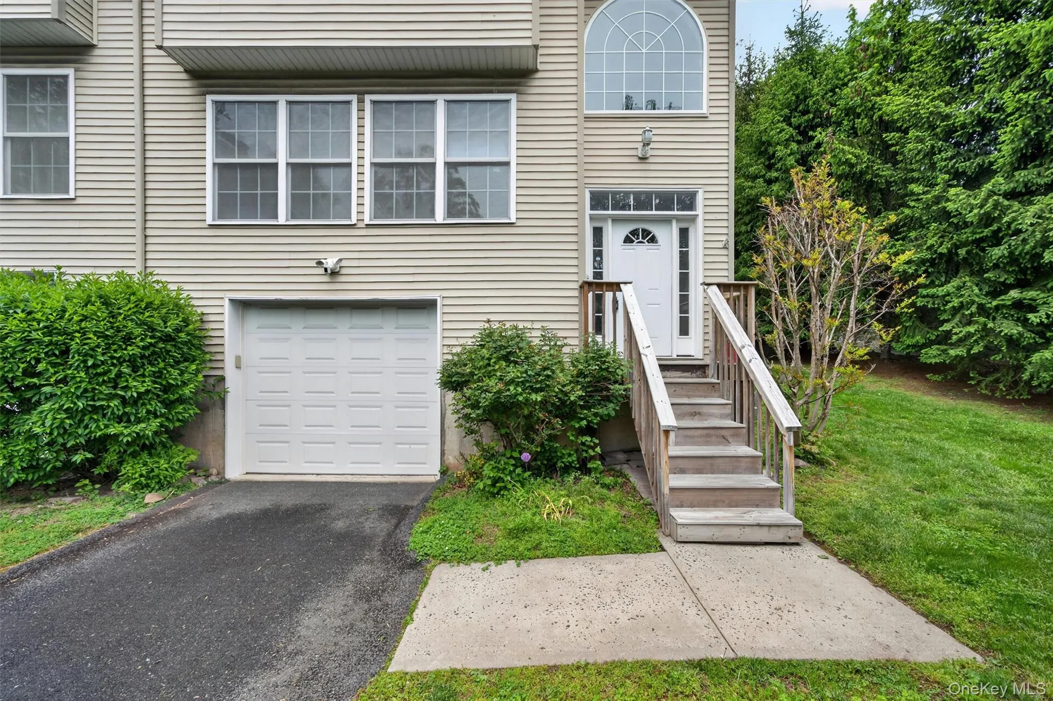 16 Railroad Avenue, Haverstraw, NY, 3 Bedrooms Bedrooms, 11 Rooms Rooms,3 BathroomsBathrooms,Residential Lease,For Rent,Railroad,0,983039 16 Railroad Avenue, Haverstraw, NY, 3 Bedrooms Bedrooms, 11 Rooms Rooms,3 BathroomsBathrooms,Residential Lease,For Rent,Railroad,0,983039