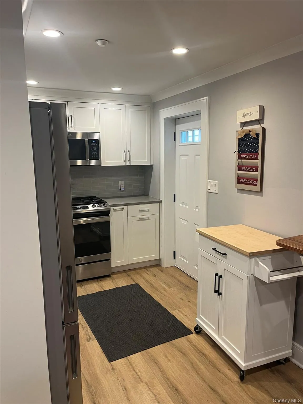 Entrance in lower unit Entrance in lower unit