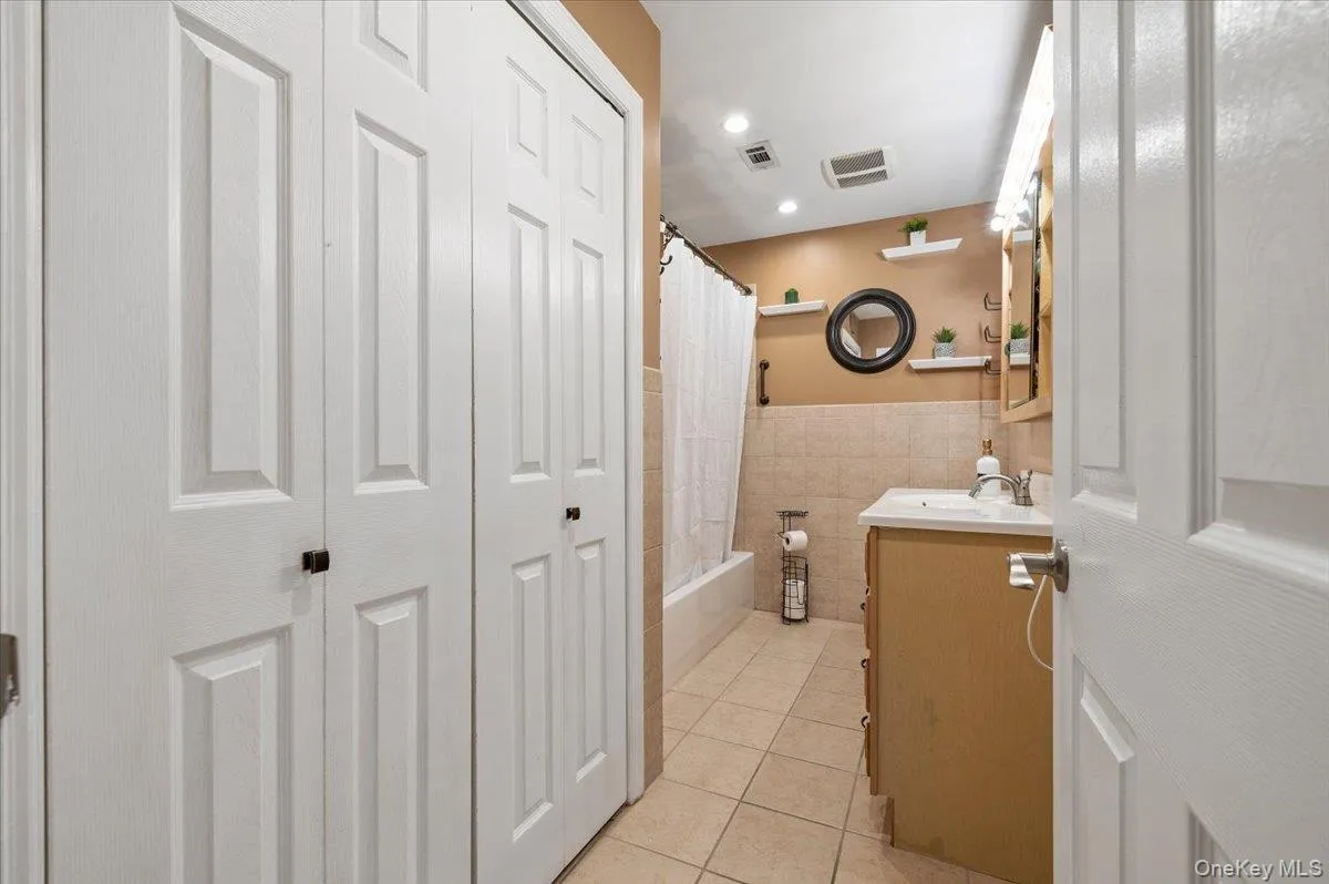 190 Lake Pointe Circle, Brookhaven, NY, 2 Bedrooms Bedrooms, 4 Rooms Rooms,1 BathroomBathrooms,Residential,For Rent,Lake Pointe,0,983086 190 Lake Pointe Circle, Brookhaven, NY, 2 Bedrooms Bedrooms, 4 Rooms Rooms,1 BathroomBathrooms,Residential,For Rent,Lake Pointe,0,983086