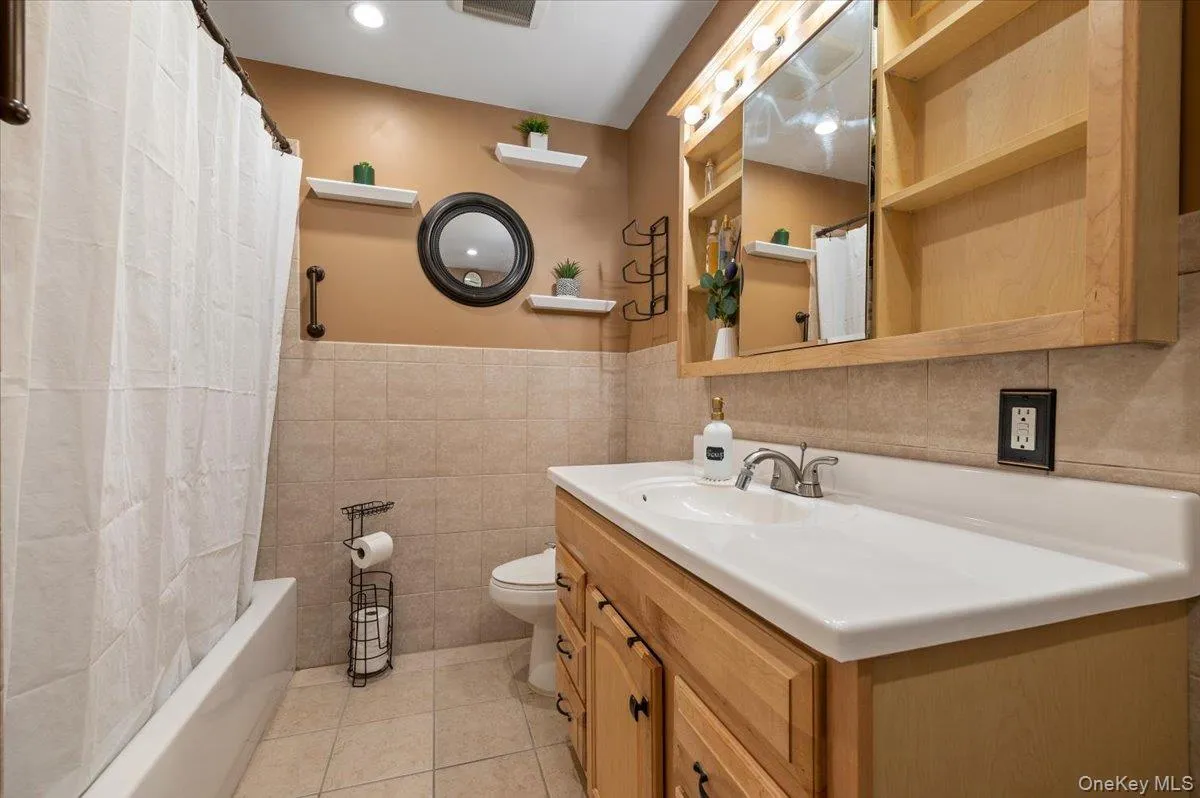 190 Lake Pointe Circle, Brookhaven, NY, 2 Bedrooms Bedrooms, 4 Rooms Rooms,1 BathroomBathrooms,Residential,For Rent,Lake Pointe,0,983086 190 Lake Pointe Circle, Brookhaven, NY, 2 Bedrooms Bedrooms, 4 Rooms Rooms,1 BathroomBathrooms,Residential,For Rent,Lake Pointe,0,983086