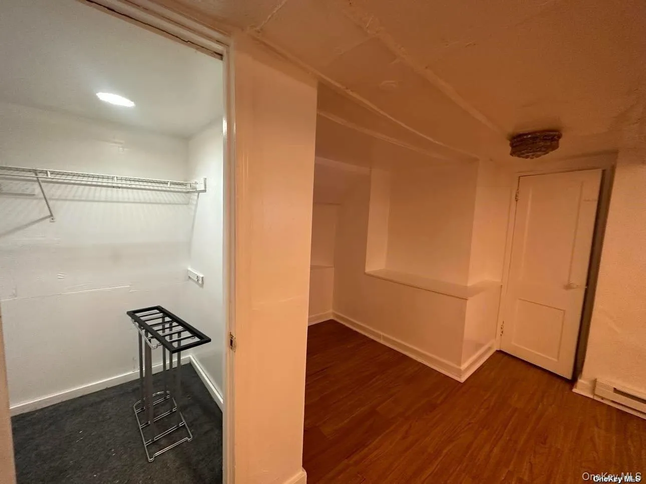 147 Woodbine Avenue, Huntington, NY, 1 Bedroom Bedrooms, 3 Rooms Rooms,1 BathroomBathrooms,Residential Lease,For Rent,Woodbine,0,983113 147 Woodbine Avenue, Huntington, NY, 1 Bedroom Bedrooms, 3 Rooms Rooms,1 BathroomBathrooms,Residential Lease,For Rent,Woodbine,0,983113