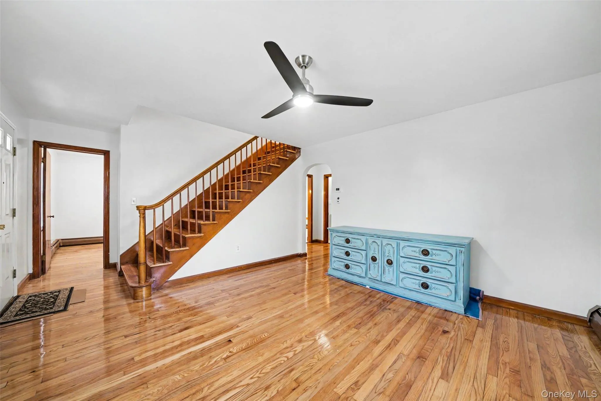 The large living room will fit all your furniture. The large living room will fit all your furniture.