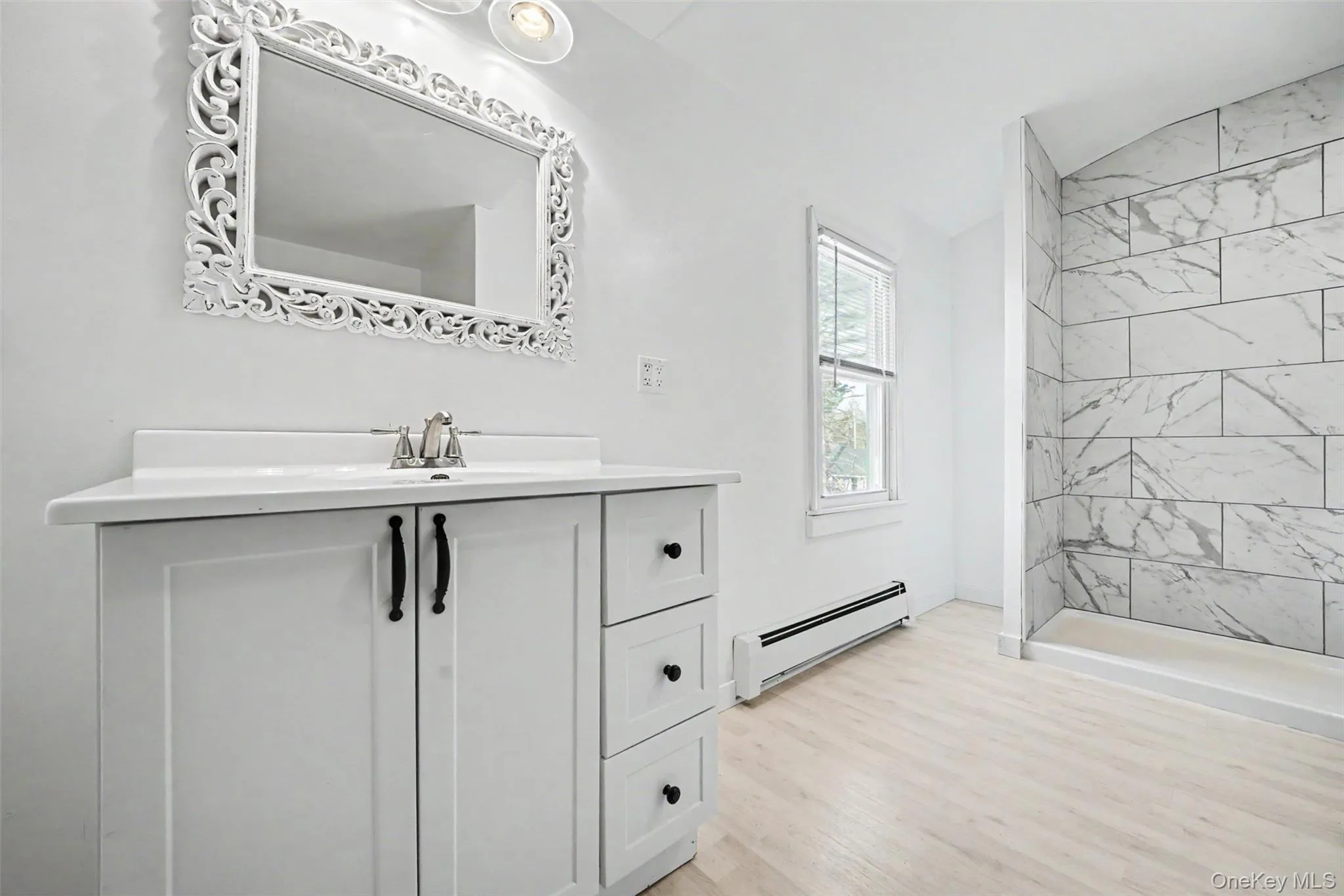 The bathroom has been completely renovated. The bathroom has been completely renovated.