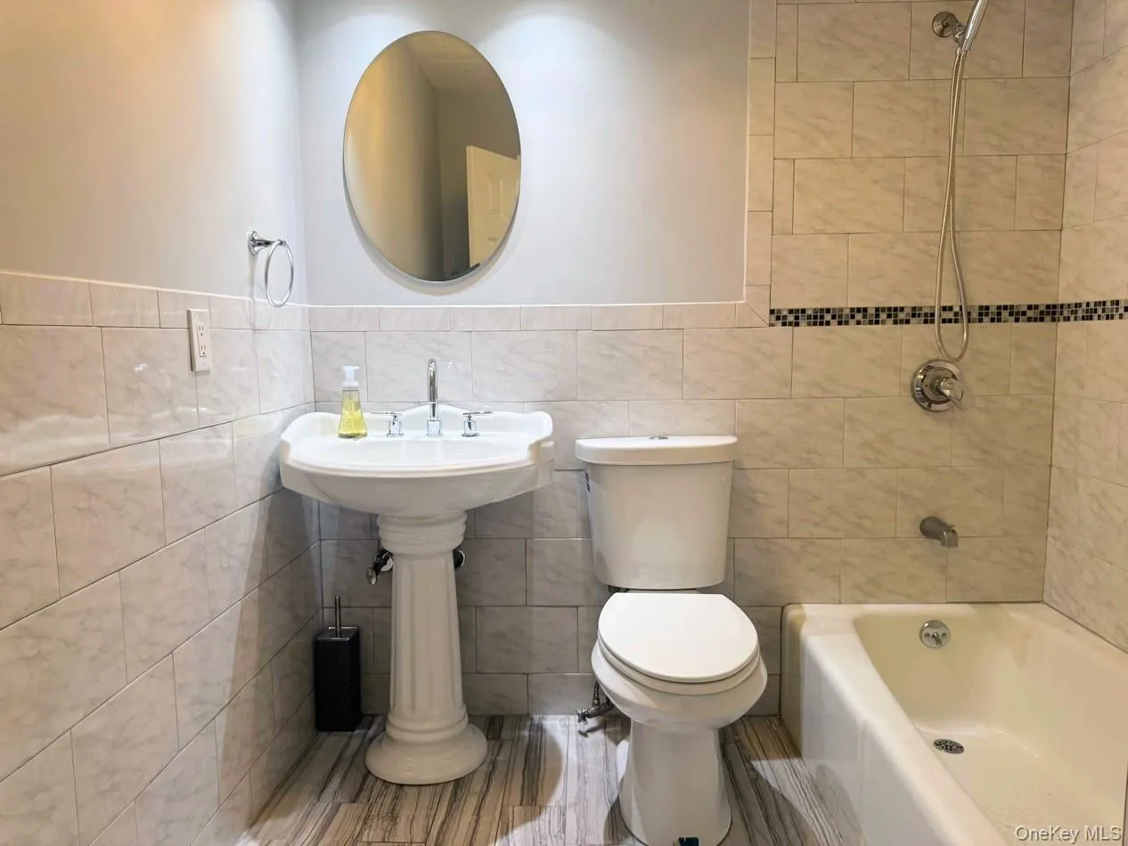 128 Colonial Parkway, Yonkers, NY, 1 Bedroom Bedrooms, 3 Rooms Rooms,1 BathroomBathrooms,Residential Lease,For Rent,Colonial,0,983140 128 Colonial Parkway, Yonkers, NY, 1 Bedroom Bedrooms, 3 Rooms Rooms,1 BathroomBathrooms,Residential Lease,For Rent,Colonial,0,983140