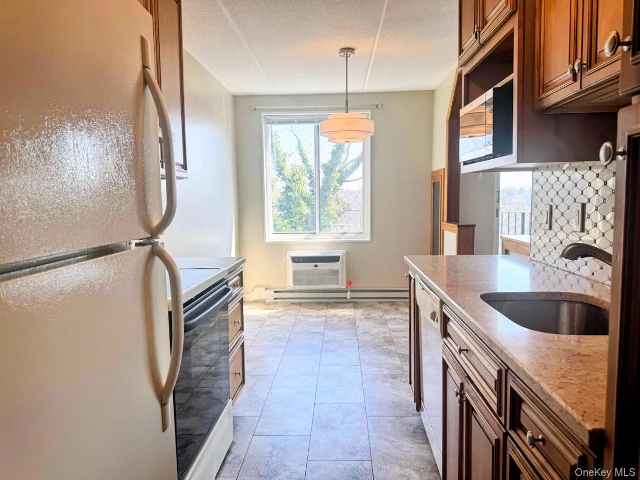 128 Colonial Parkway, Yonkers, NY, 1 Bedroom Bedrooms, 3 Rooms Rooms,1 BathroomBathrooms,Residential Lease,For Rent,Colonial,0,983140 128 Colonial Parkway, Yonkers, NY, 1 Bedroom Bedrooms, 3 Rooms Rooms,1 BathroomBathrooms,Residential Lease,For Rent,Colonial,0,983140