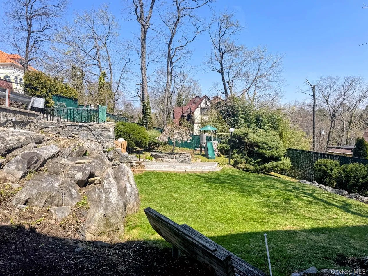128 Colonial Parkway, Yonkers, NY, 1 Bedroom Bedrooms, 3 Rooms Rooms,1 BathroomBathrooms,Residential Lease,For Rent,Colonial,0,983140 128 Colonial Parkway, Yonkers, NY, 1 Bedroom Bedrooms, 3 Rooms Rooms,1 BathroomBathrooms,Residential Lease,For Rent,Colonial,0,983140