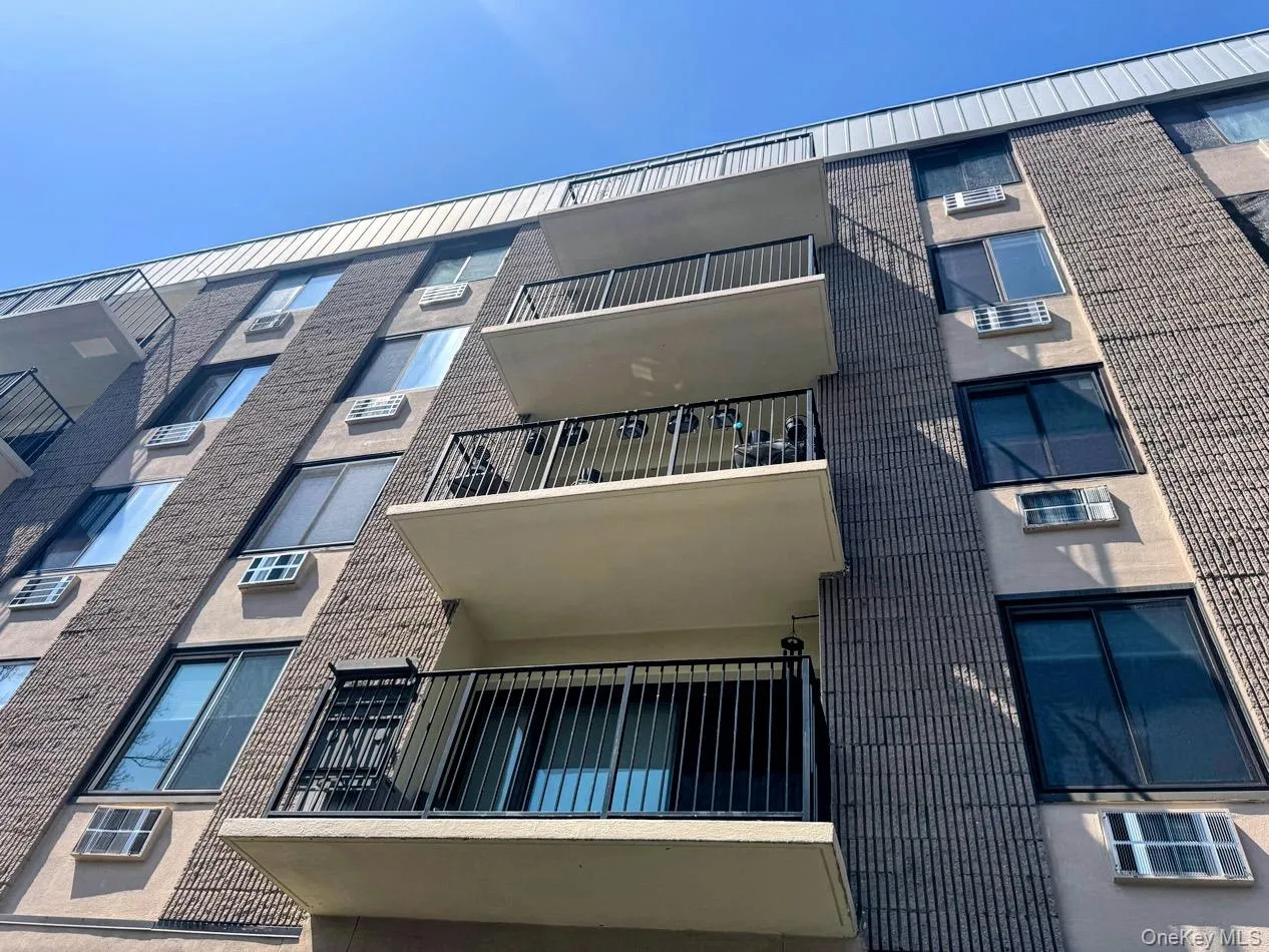 128 Colonial Parkway, Yonkers, NY, 1 Bedroom Bedrooms, 3 Rooms Rooms,1 BathroomBathrooms,Residential Lease,For Rent,Colonial,0,983140 128 Colonial Parkway, Yonkers, NY, 1 Bedroom Bedrooms, 3 Rooms Rooms,1 BathroomBathrooms,Residential Lease,For Rent,Colonial,0,983140