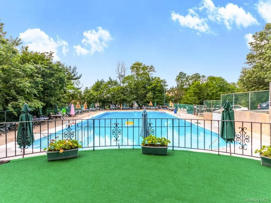 11 Balint Drive, Yonkers, NY, 3 Bedrooms Bedrooms, 5 Rooms Rooms,2 BathroomsBathrooms,Residential,For Rent,Balint,0,983176 11 Balint Drive, Yonkers, NY, 3 Bedrooms Bedrooms, 5 Rooms Rooms,2 BathroomsBathrooms,Residential,For Rent,Balint,0,983176