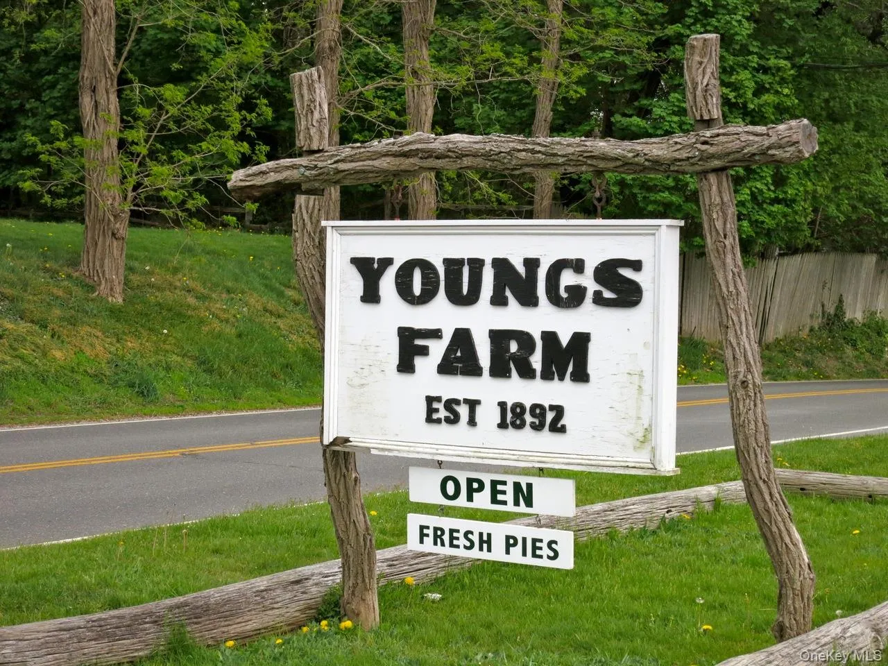 400 Carney Street, Glen Cove, NY, 2 Bedrooms Bedrooms, 3 Rooms Rooms,1 BathroomBathrooms,Residential Lease,For Rent,Carney,0,983203 400 Carney Street, Glen Cove, NY, 2 Bedrooms Bedrooms, 3 Rooms Rooms,1 BathroomBathrooms,Residential Lease,For Rent,Carney,0,983203