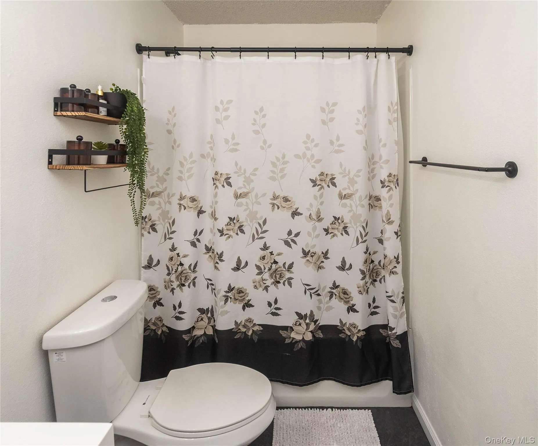 3 Edelweiss Drive, Fallsburg, NY, 4 Bedrooms Bedrooms, 7 Rooms Rooms,3 BathroomsBathrooms,Residential,For Rent,Edelweiss,0,983247 3 Edelweiss Drive, Fallsburg, NY, 4 Bedrooms Bedrooms, 7 Rooms Rooms,3 BathroomsBathrooms,Residential,For Rent,Edelweiss,0,983247