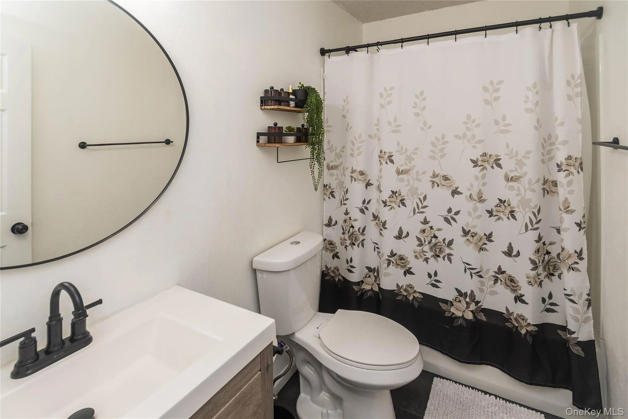 3 Edelweiss Drive, Fallsburg, NY, 4 Bedrooms Bedrooms, 7 Rooms Rooms,3 BathroomsBathrooms,Residential,For Rent,Edelweiss,0,983247 3 Edelweiss Drive, Fallsburg, NY, 4 Bedrooms Bedrooms, 7 Rooms Rooms,3 BathroomsBathrooms,Residential,For Rent,Edelweiss,0,983247