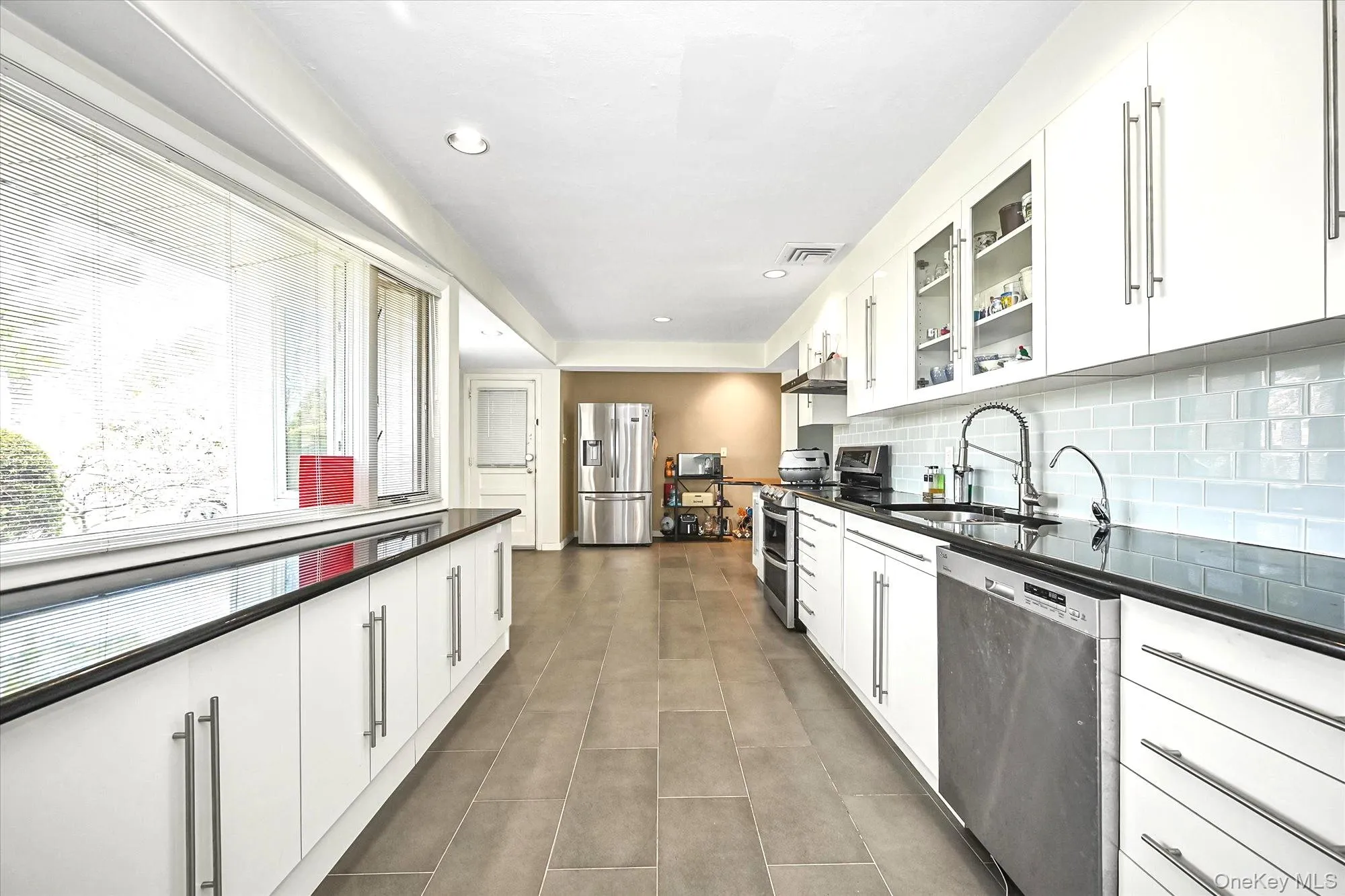 5 Fieldstone Lane, North Hempstead, NY, 5 Bedrooms Bedrooms, 9 Rooms Rooms,3 BathroomsBathrooms,Residential,For Rent,Fieldstone,0,983252 5 Fieldstone Lane, North Hempstead, NY, 5 Bedrooms Bedrooms, 9 Rooms Rooms,3 BathroomsBathrooms,Residential,For Rent,Fieldstone,0,983252