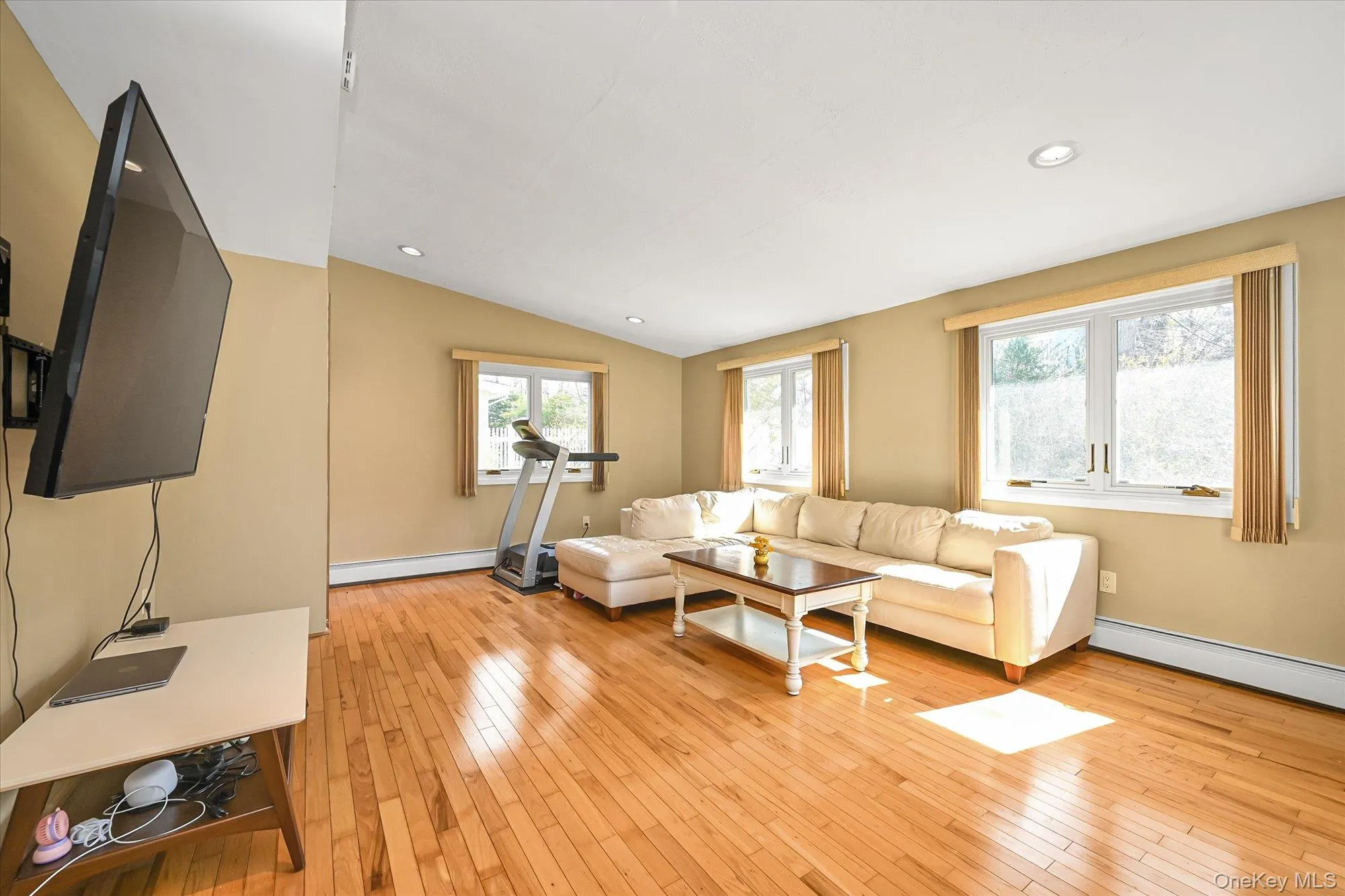 5 Fieldstone Lane, North Hempstead, NY, 5 Bedrooms Bedrooms, 9 Rooms Rooms,3 BathroomsBathrooms,Residential,For Rent,Fieldstone,0,983252 5 Fieldstone Lane, North Hempstead, NY, 5 Bedrooms Bedrooms, 9 Rooms Rooms,3 BathroomsBathrooms,Residential,For Rent,Fieldstone,0,983252